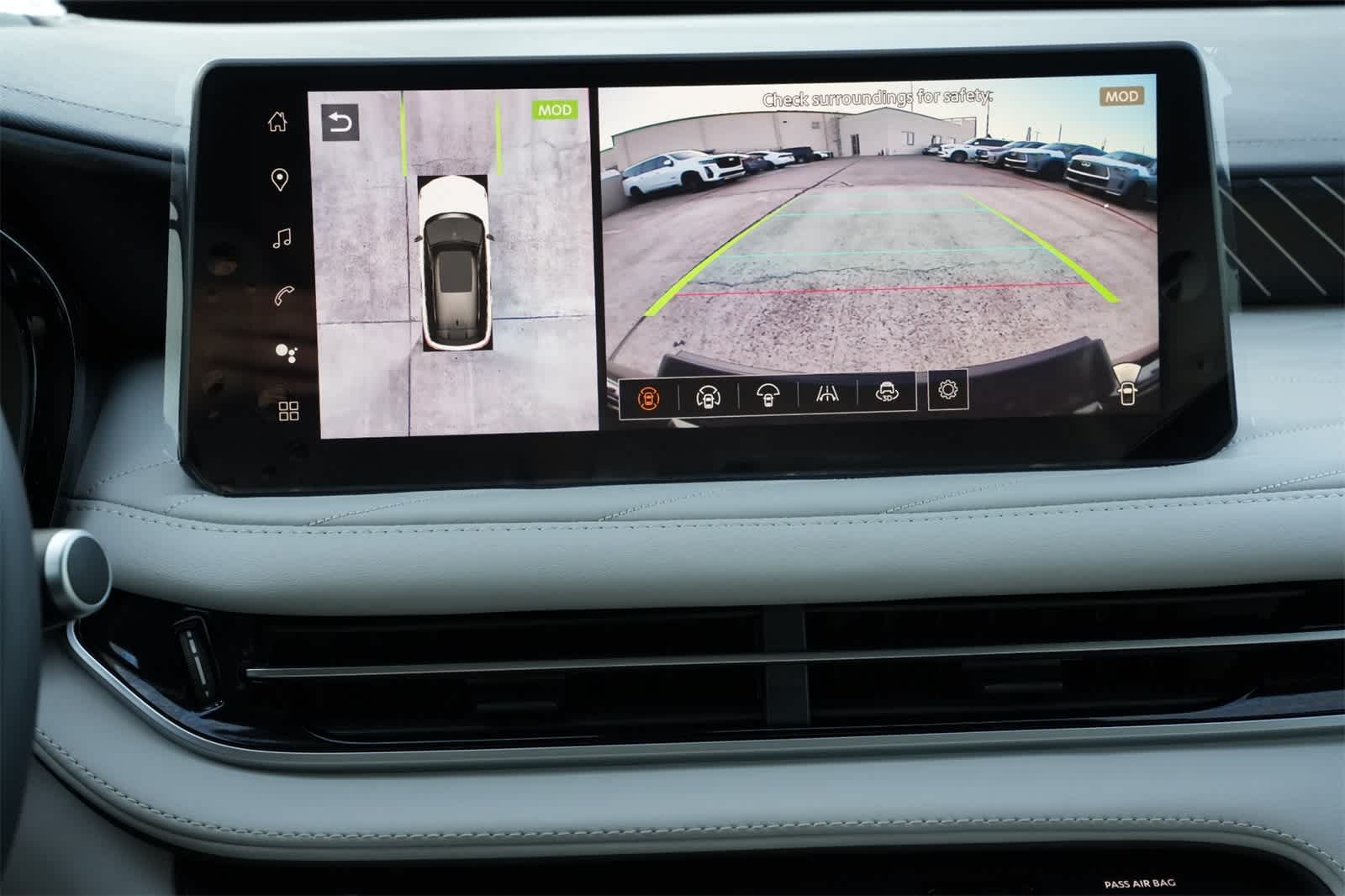 Thumbnail: 2026 INFINITI QX60 - 14