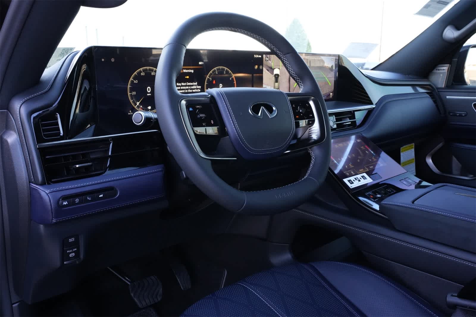 Thumbnail: 2026 INFINITI QX80 - 16