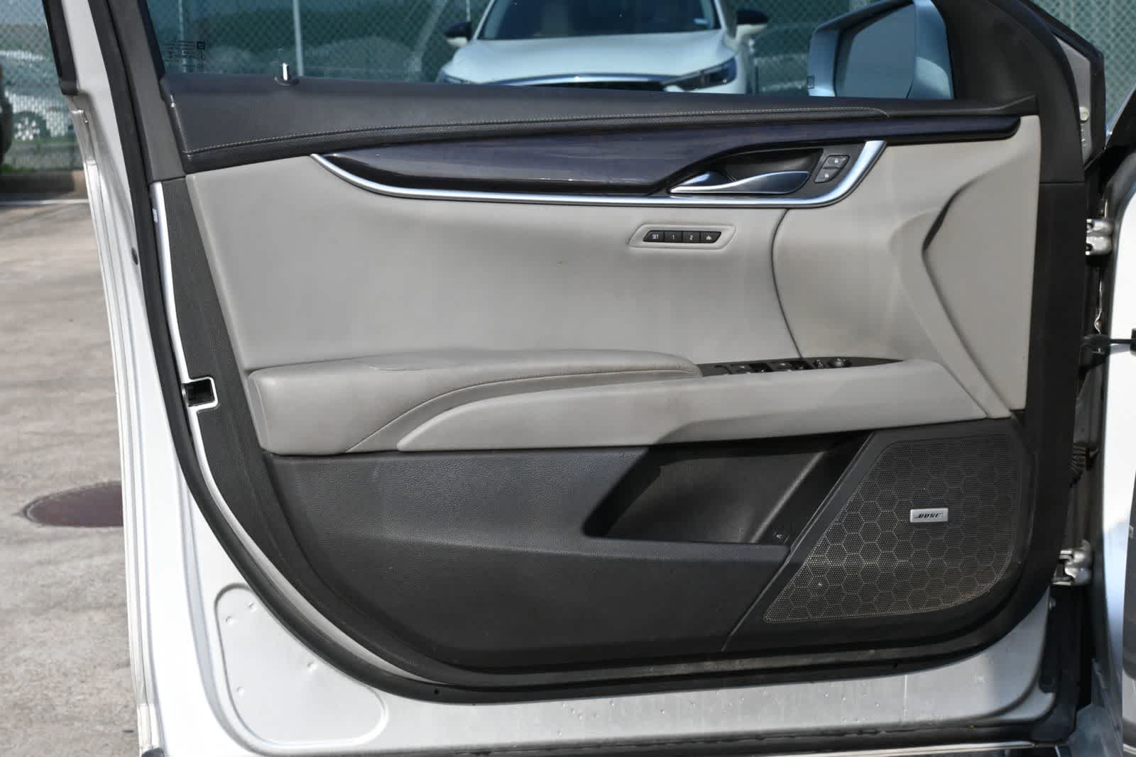 Thumbnail: 2016 Cadillac XTS - 17