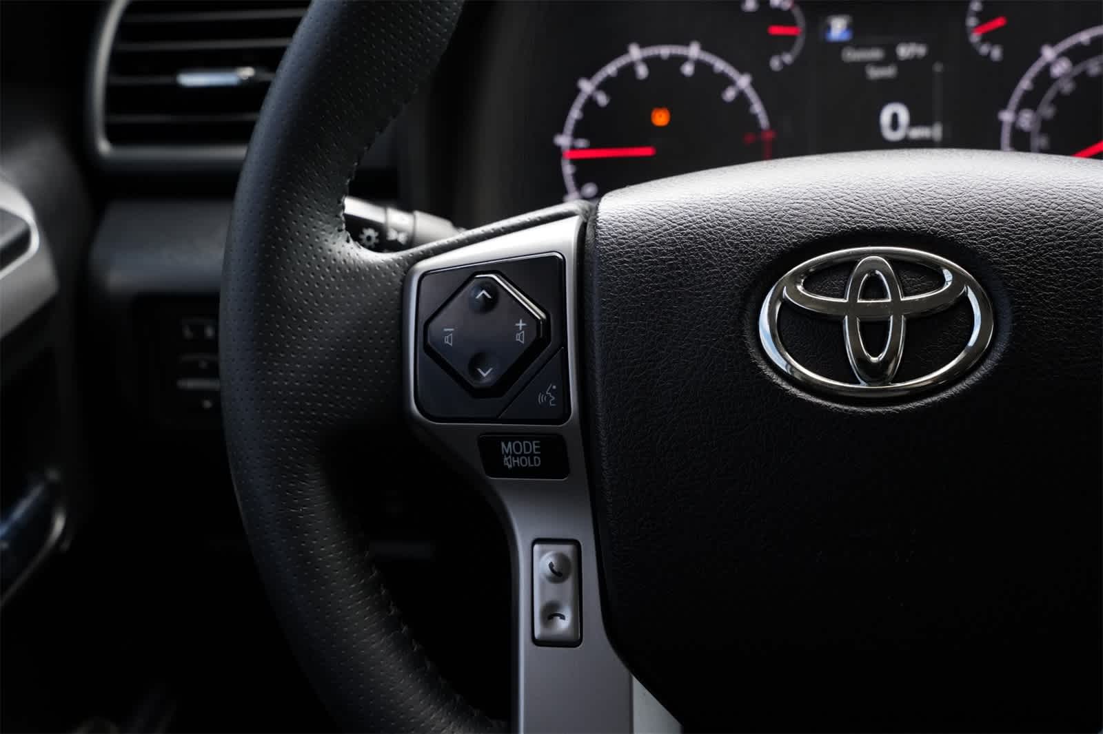 Thumbnail: 2022 Toyota 4Runner - 10