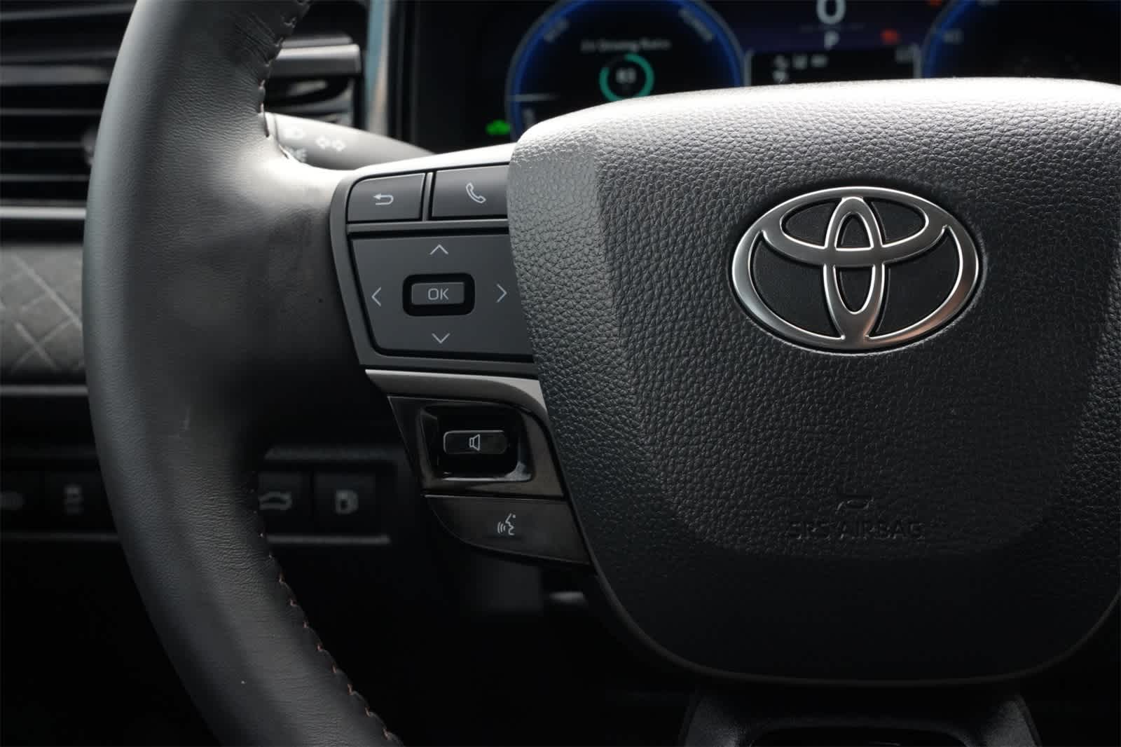 Thumbnail: 2025 Toyota Camry - 11