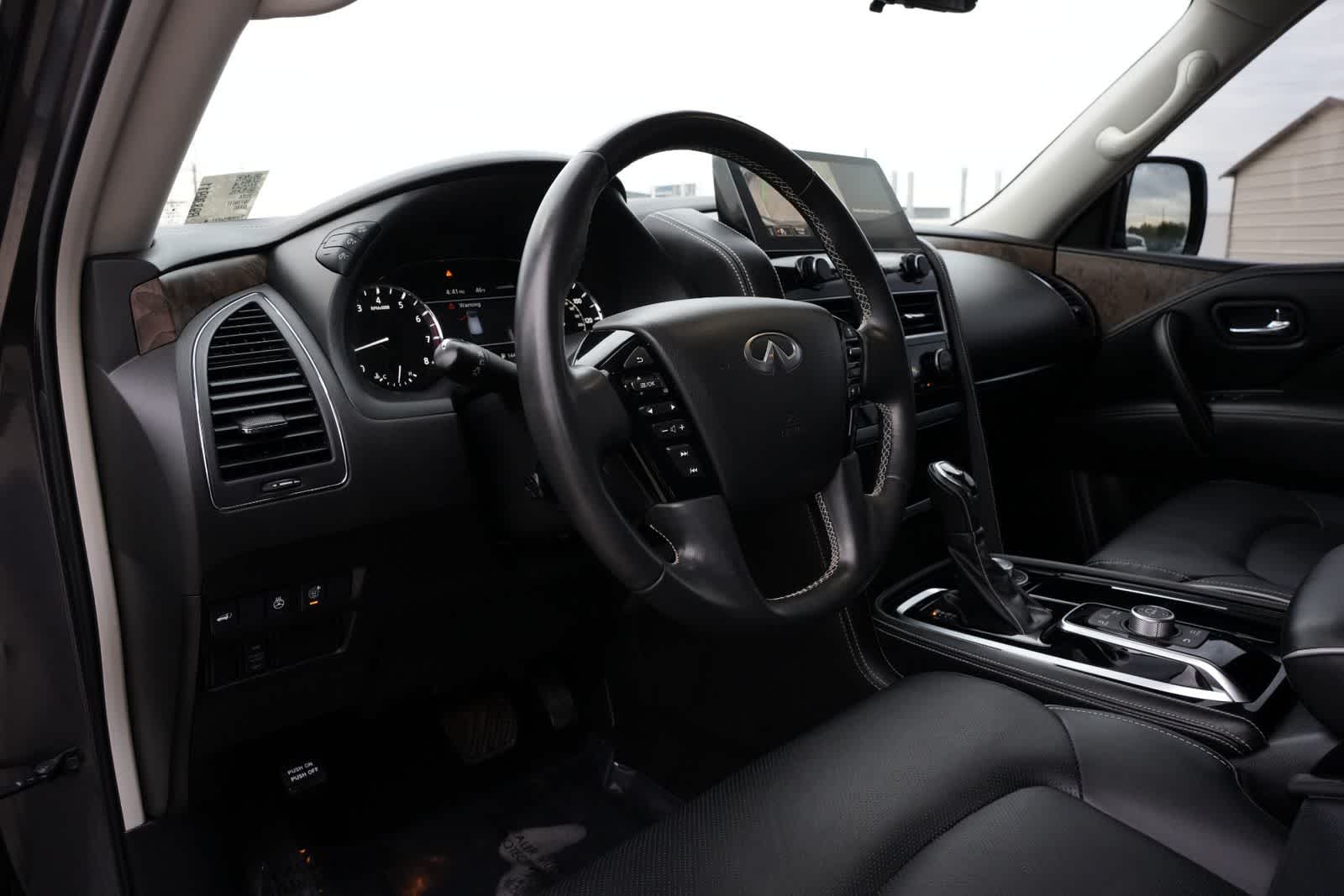 Thumbnail: 2024 INFINITI QX80 - 16