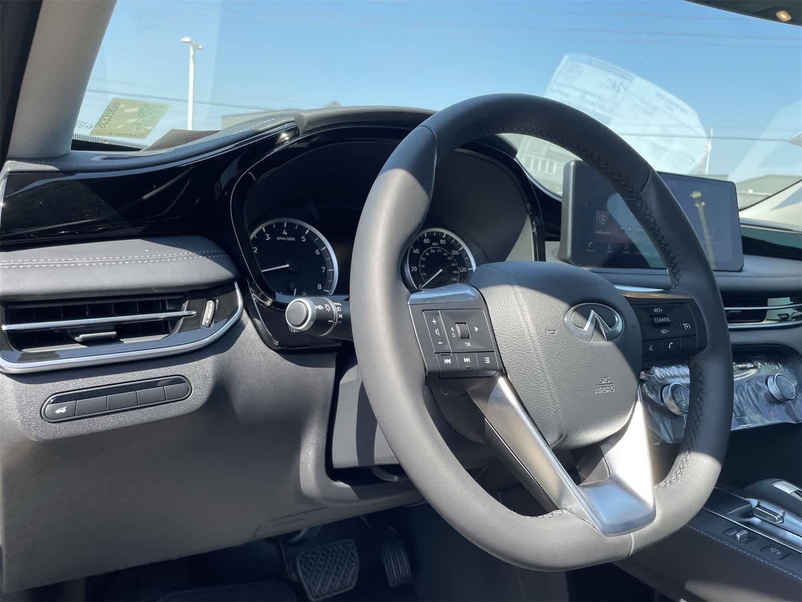 Thumbnail: 2025 INFINITI QX60 - 16
