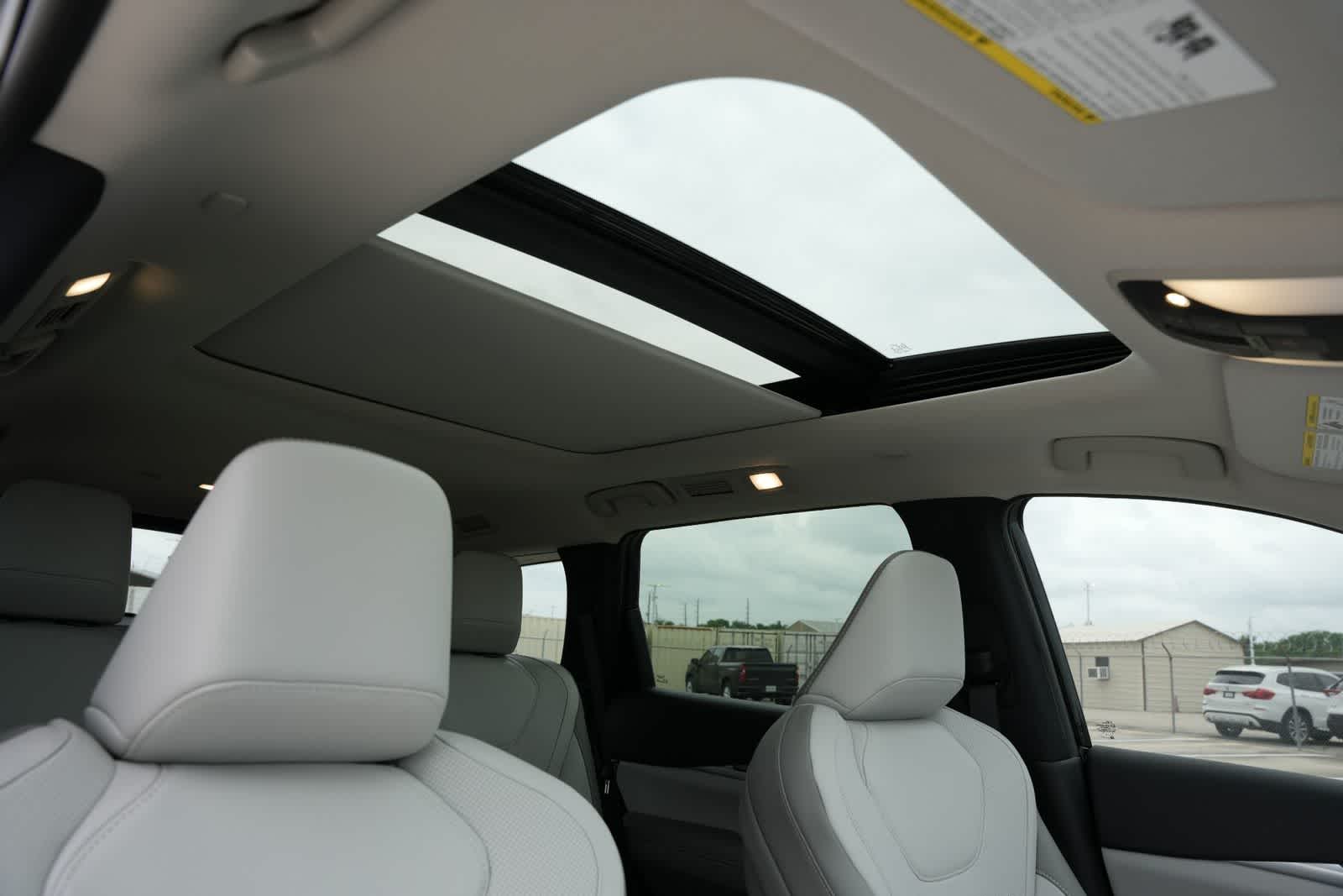 Thumbnail: 2027 INFINITI QX60 - 24