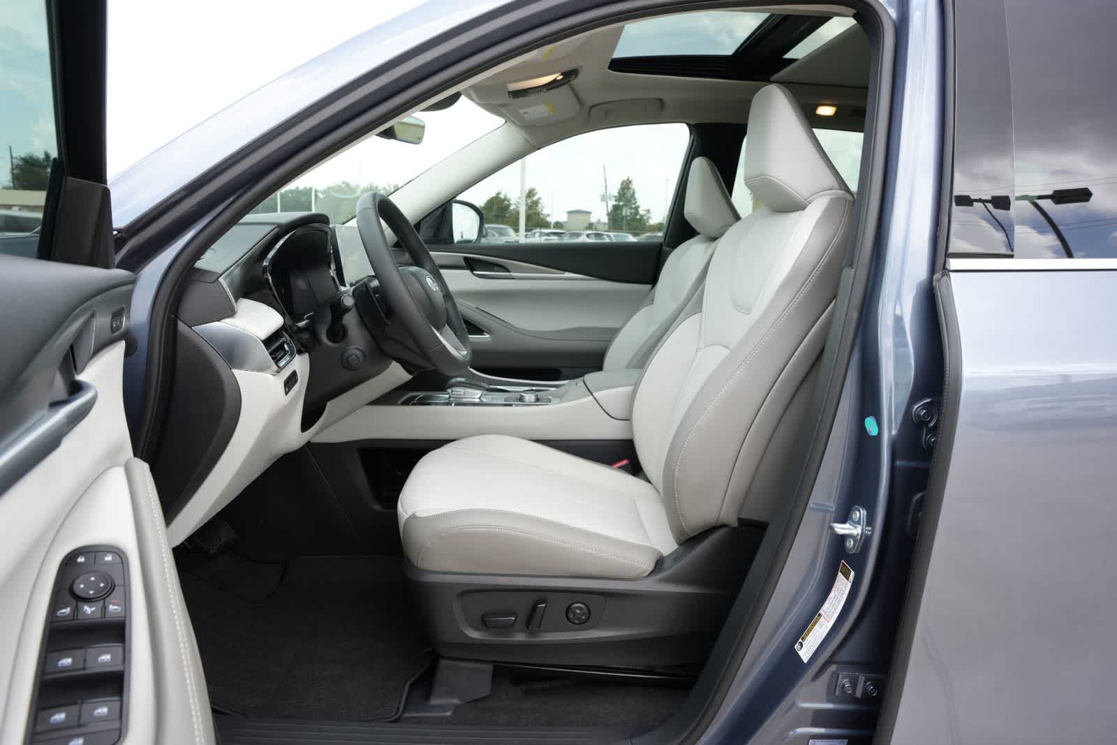 Thumbnail: 2027 INFINITI QX60 - 16