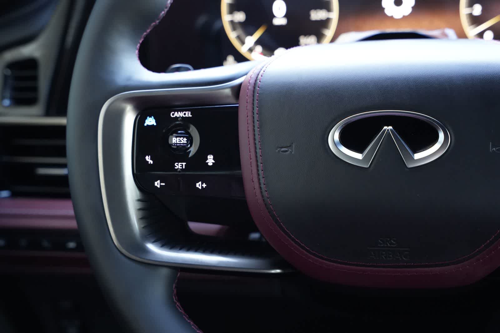 Thumbnail: 2026 INFINITI QX80 - 10