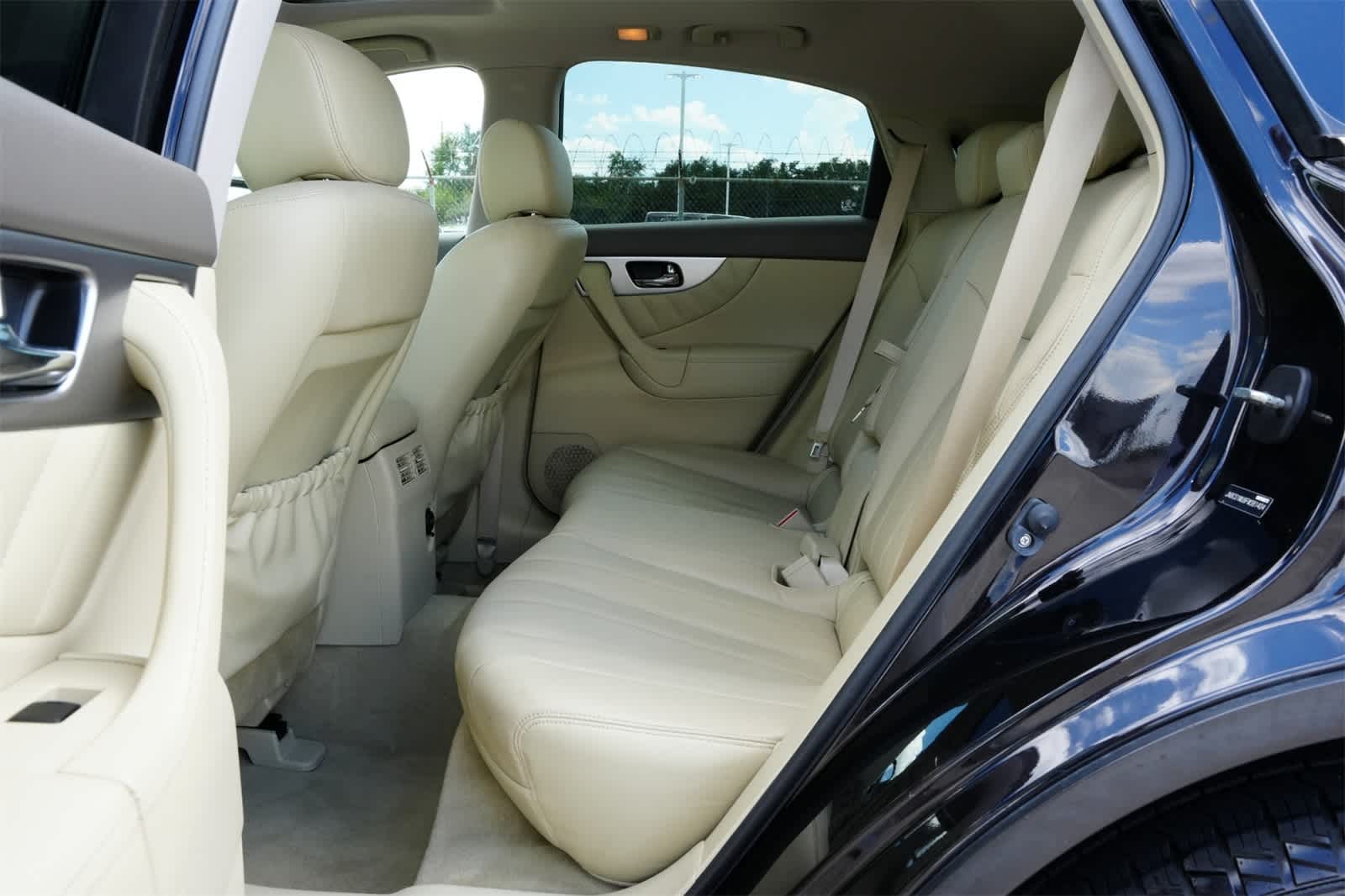 Thumbnail: 2015 INFINITI QX70 - 19