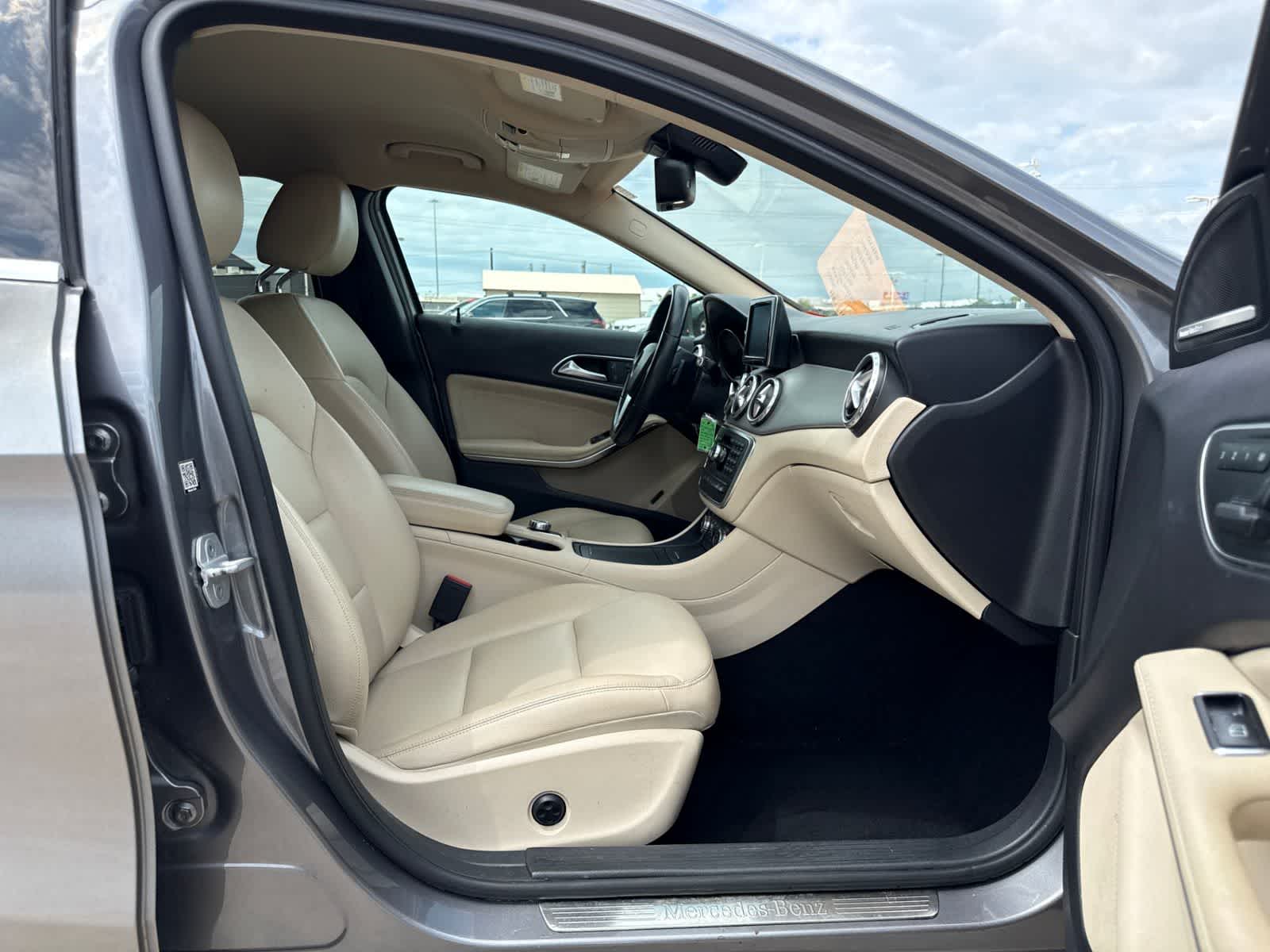 Thumbnail: 2015 Mercedes-Benz GLA - 22
