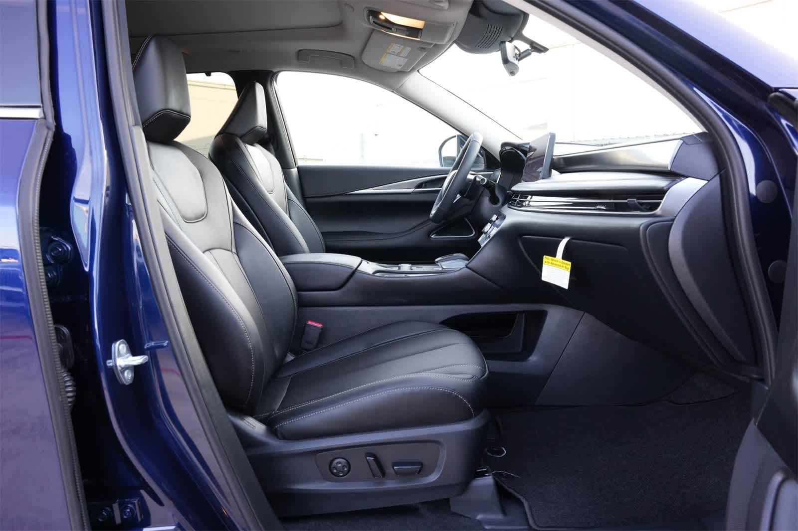 Thumbnail: 2026 INFINITI QX60 - 23