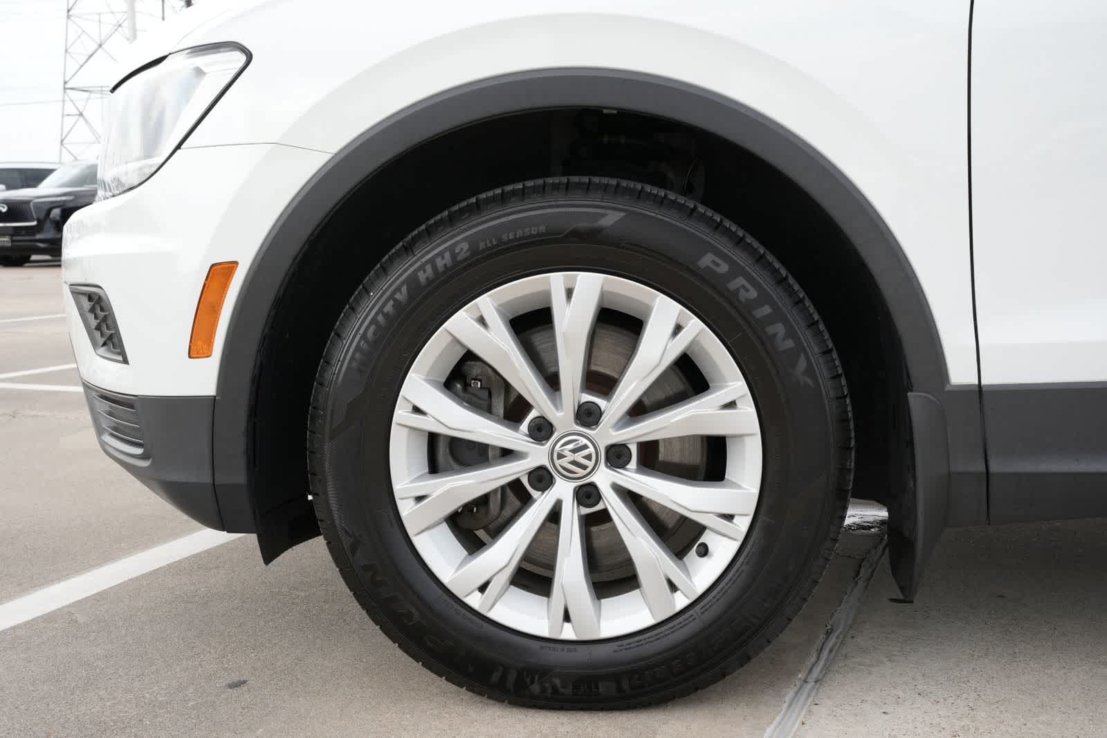 Thumbnail: 2018 Volkswagen Tiguan - 24