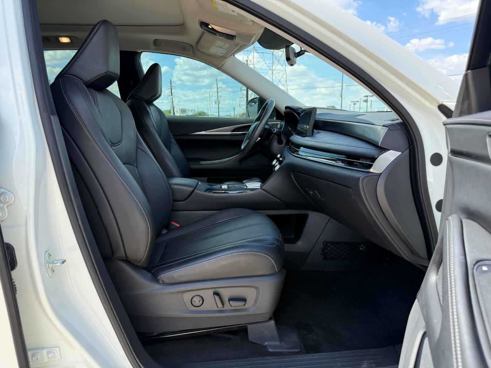 Thumbnail: 2023 INFINITI QX60 - 22