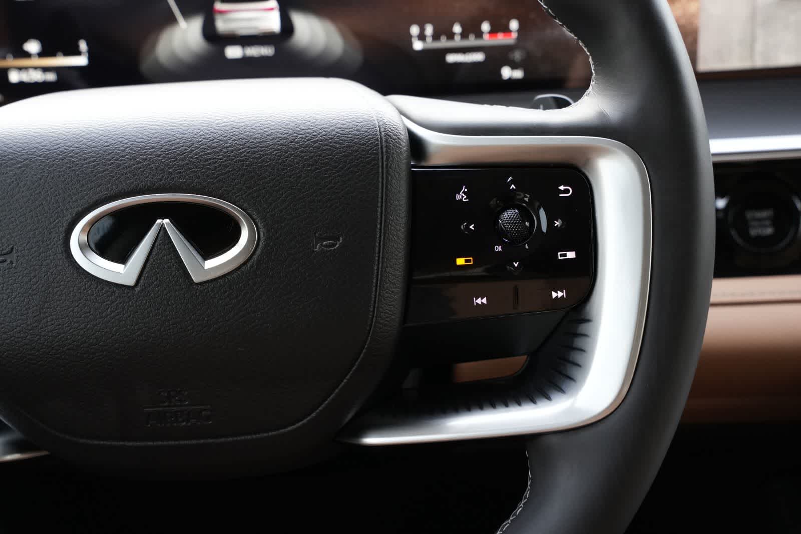 Thumbnail: 2026 INFINITI QX80 - 11