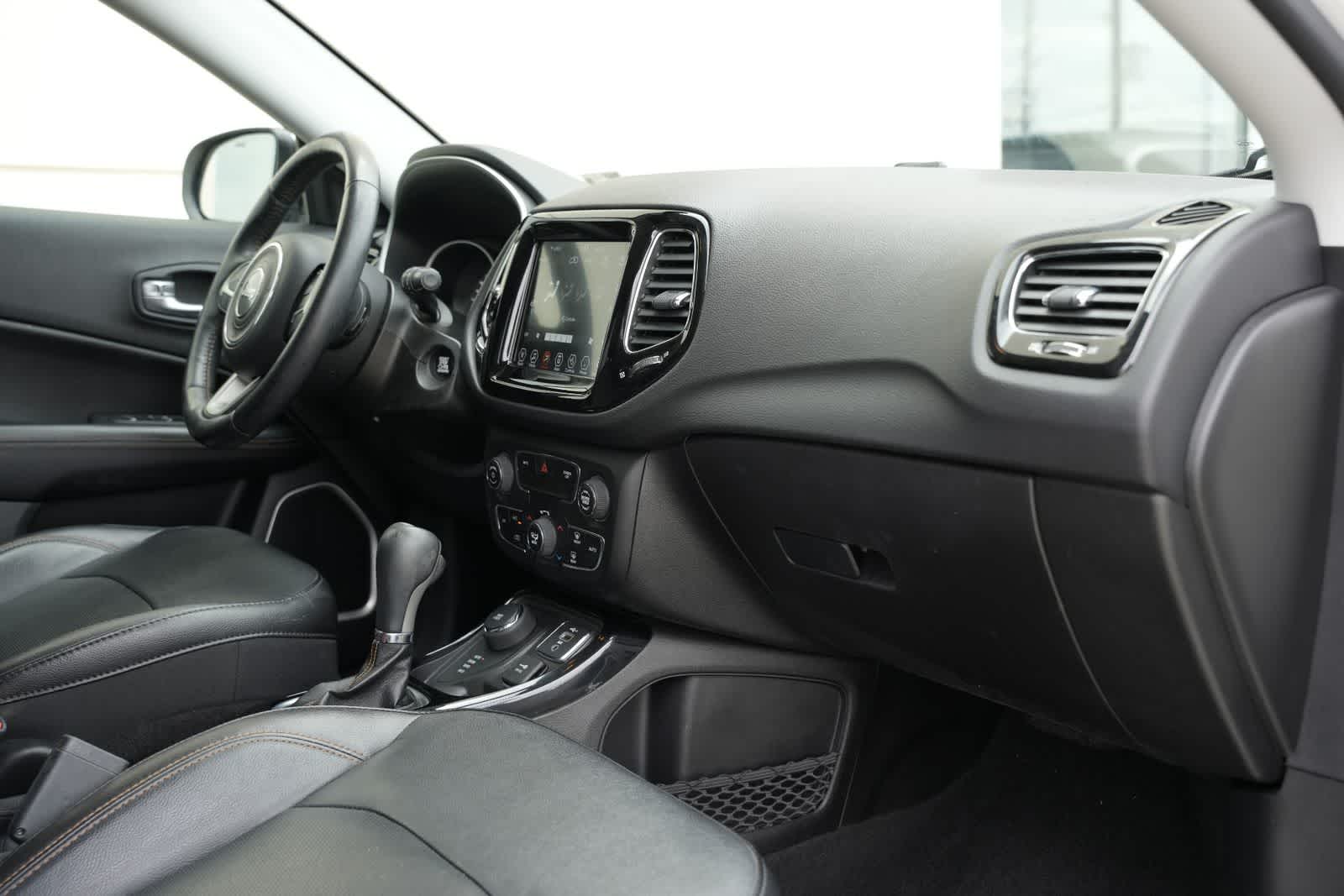 Thumbnail: 2020 Jeep Compass - 21