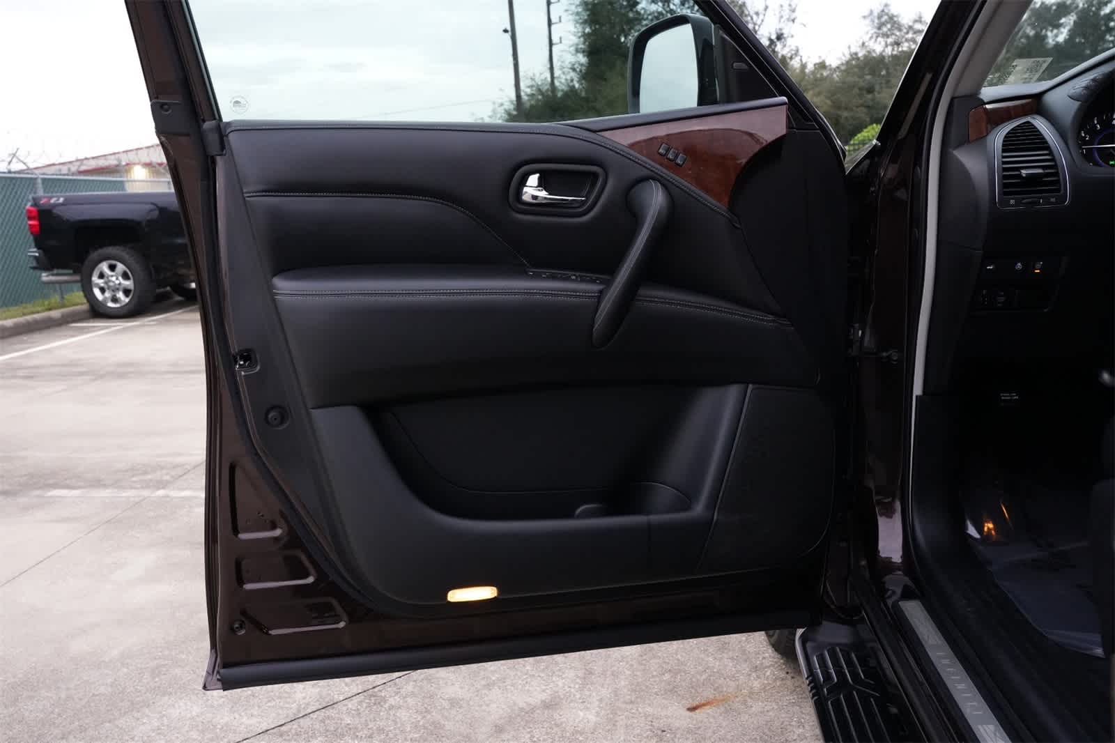 Thumbnail: 2018 INFINITI QX80 - 18