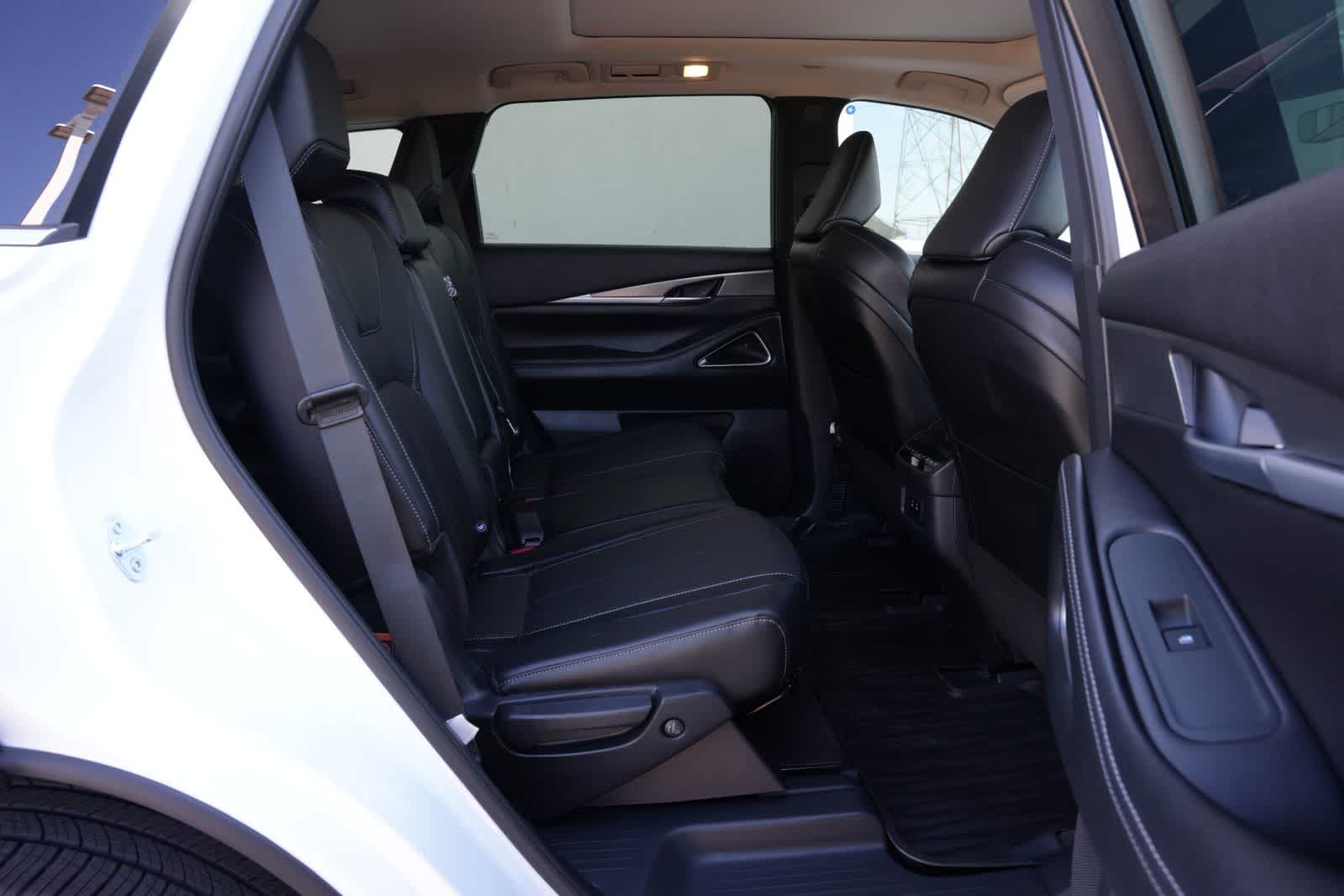 Thumbnail: 2027 INFINITI QX60 - 21