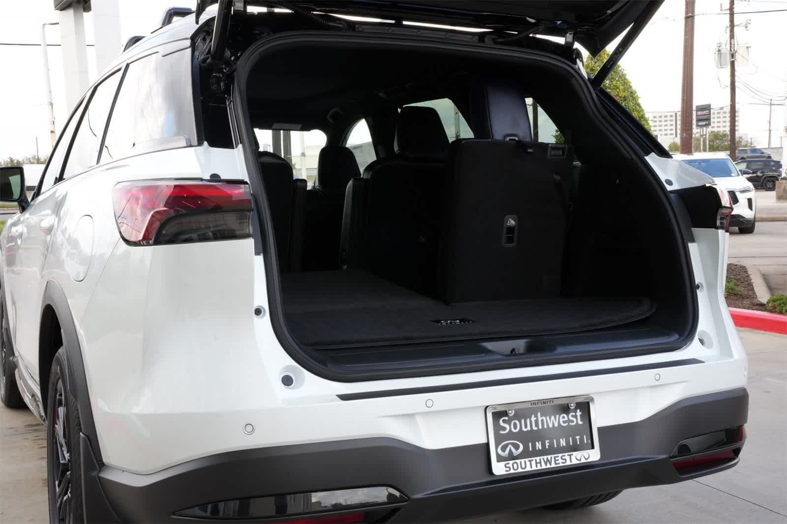 Thumbnail: 2026 INFINITI QX60 - 20