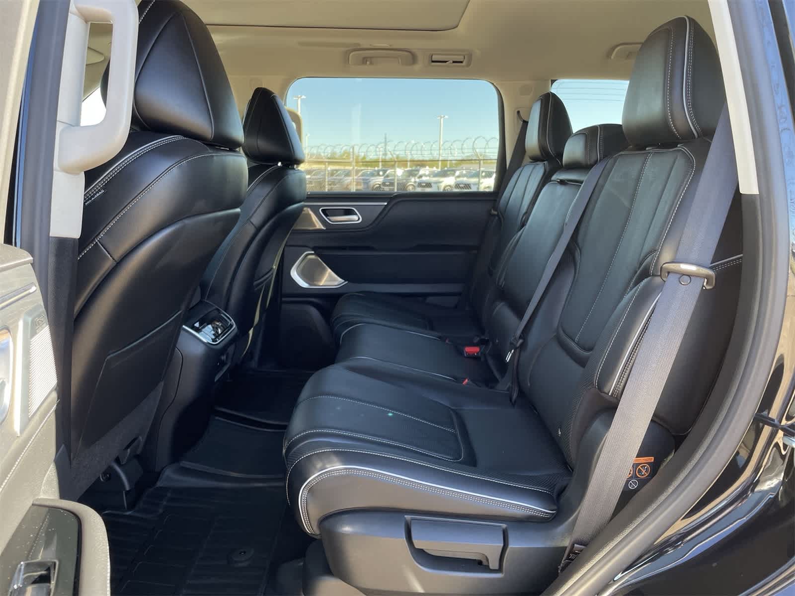 Thumbnail: 2025 INFINITI QX80 - 19