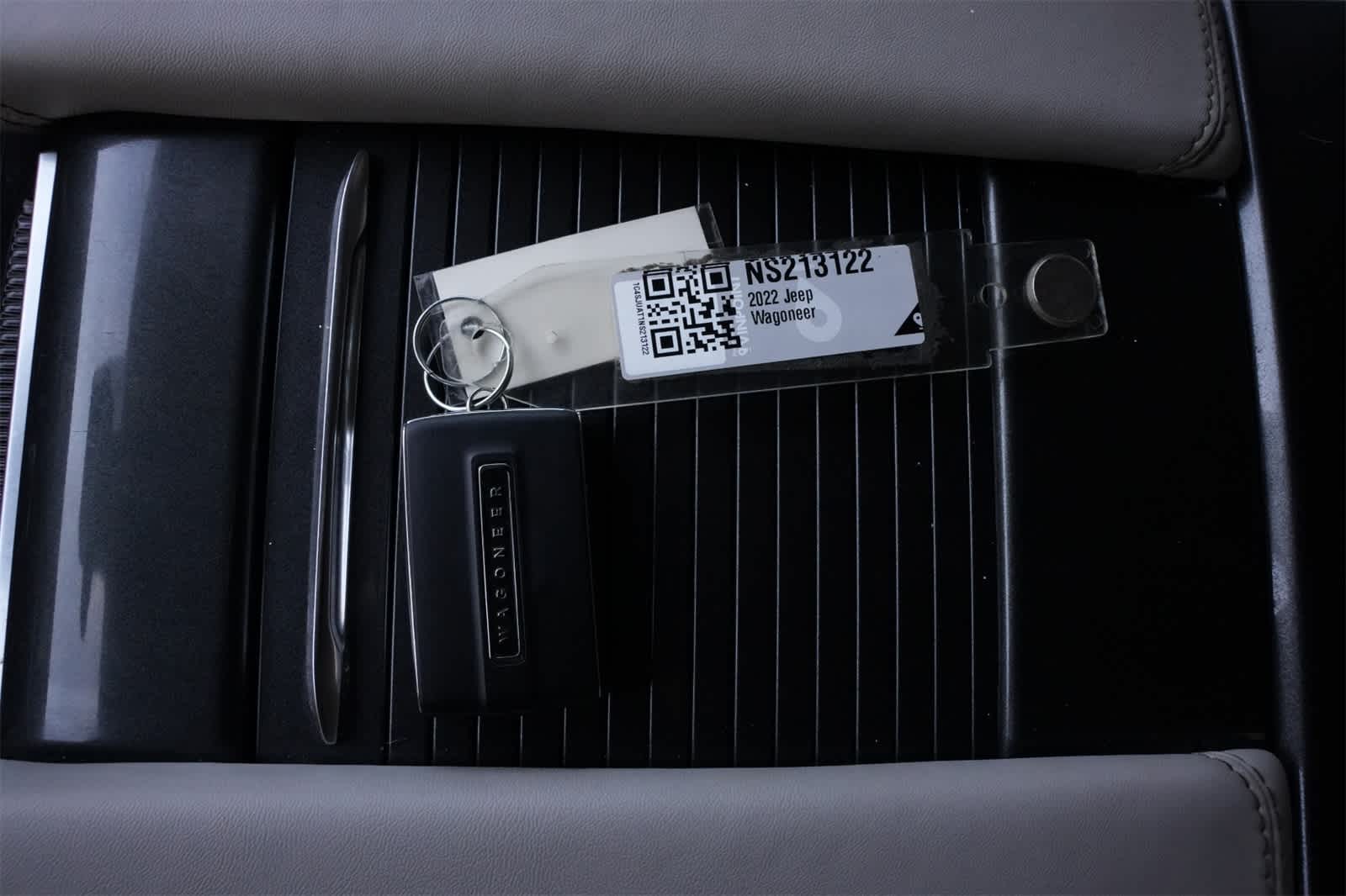 Thumbnail: 2022 Jeep Wagoneer - 27