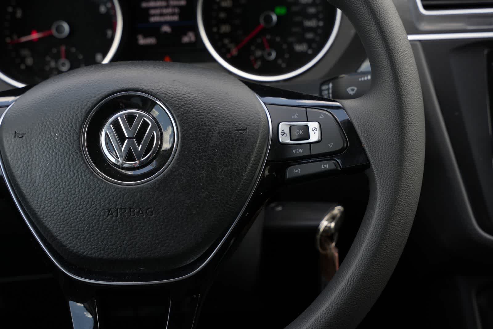 Thumbnail: 2021 Volkswagen Tiguan - 11