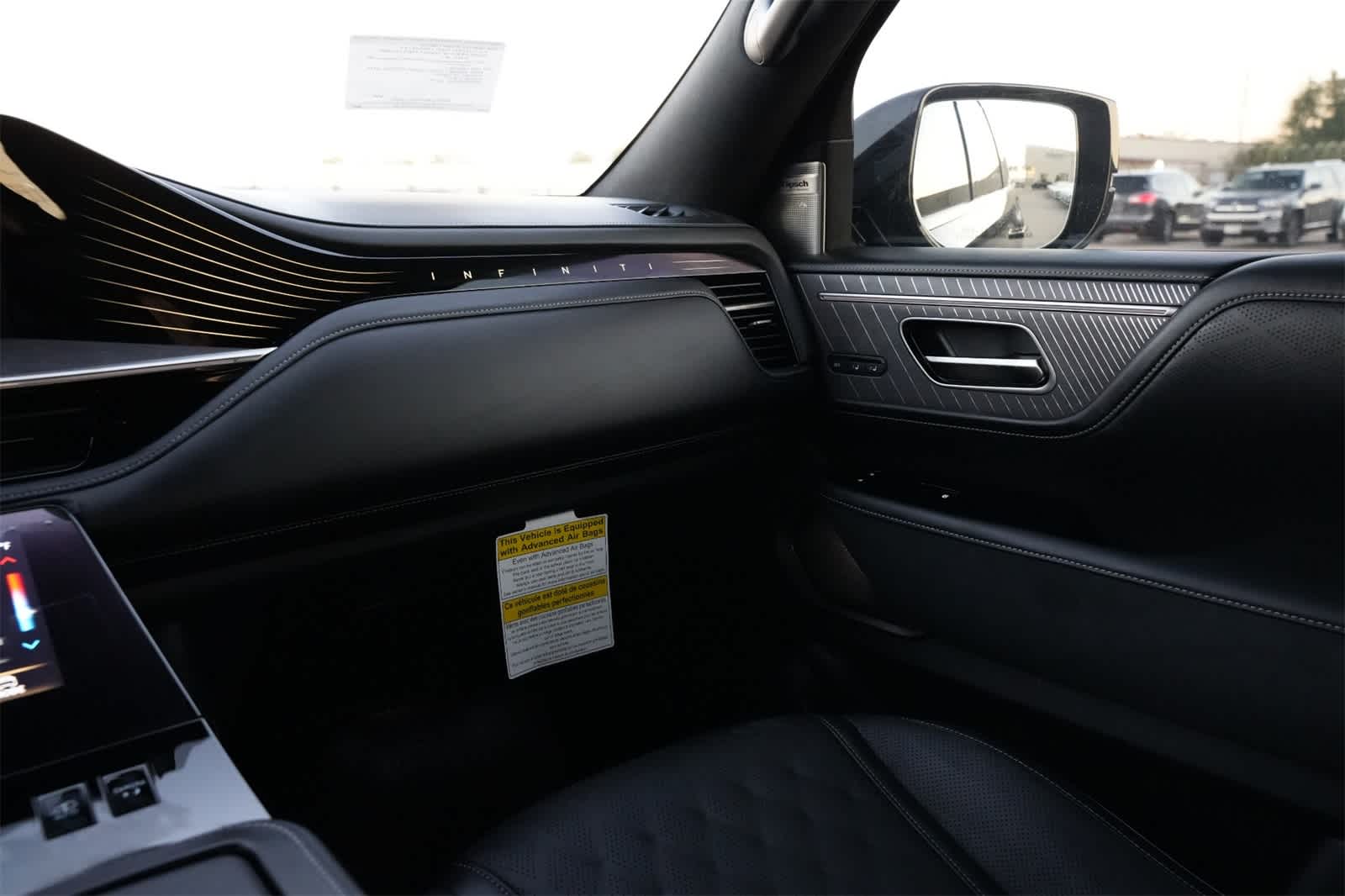 Thumbnail: 2026 INFINITI QX80 - 8