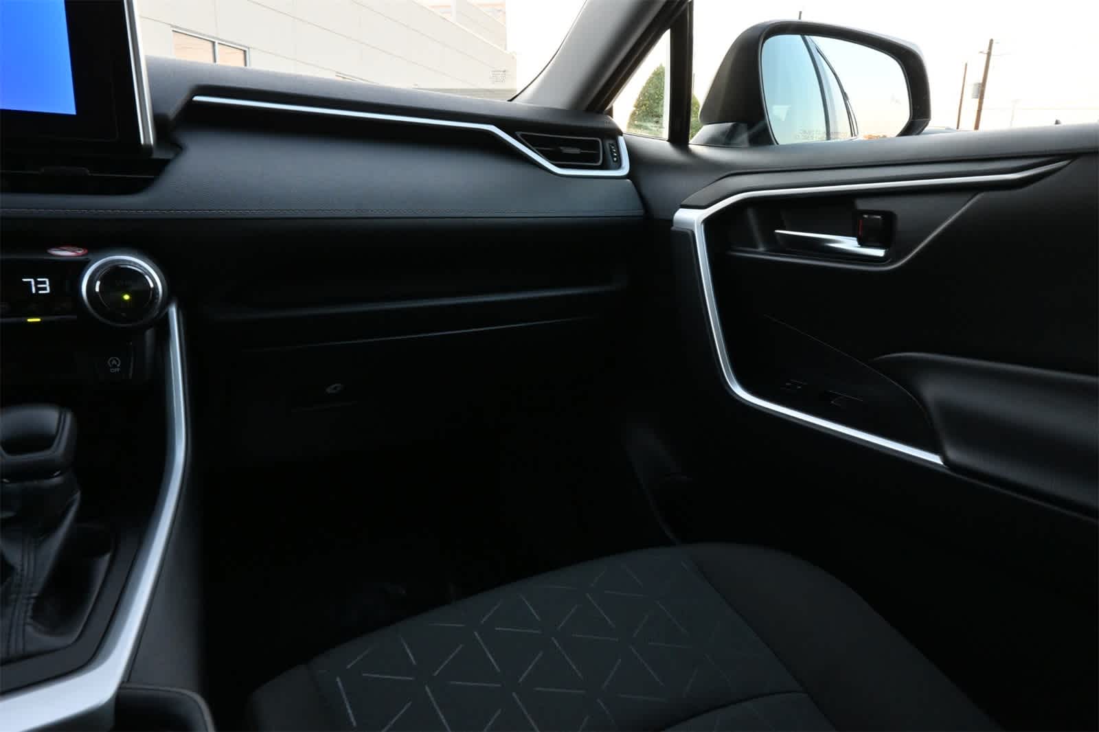 Thumbnail: 2024 Toyota RAV4 - 8