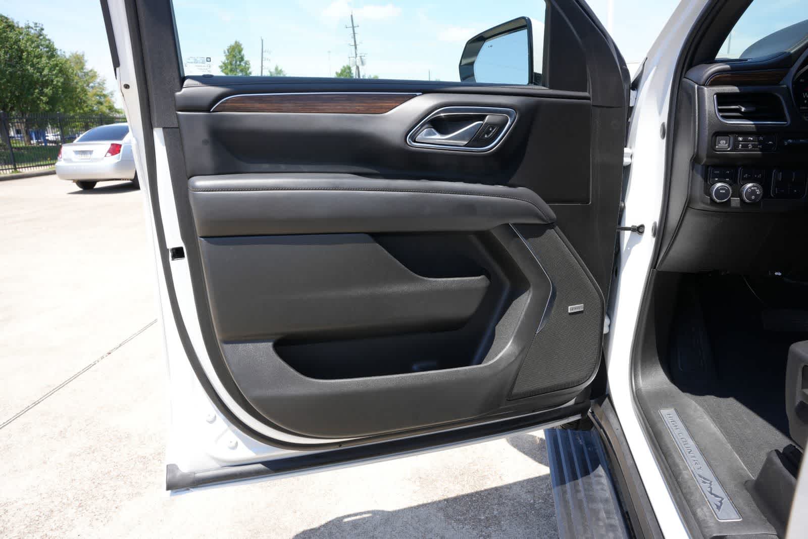 Thumbnail: 2023 Chevrolet Tahoe - 18