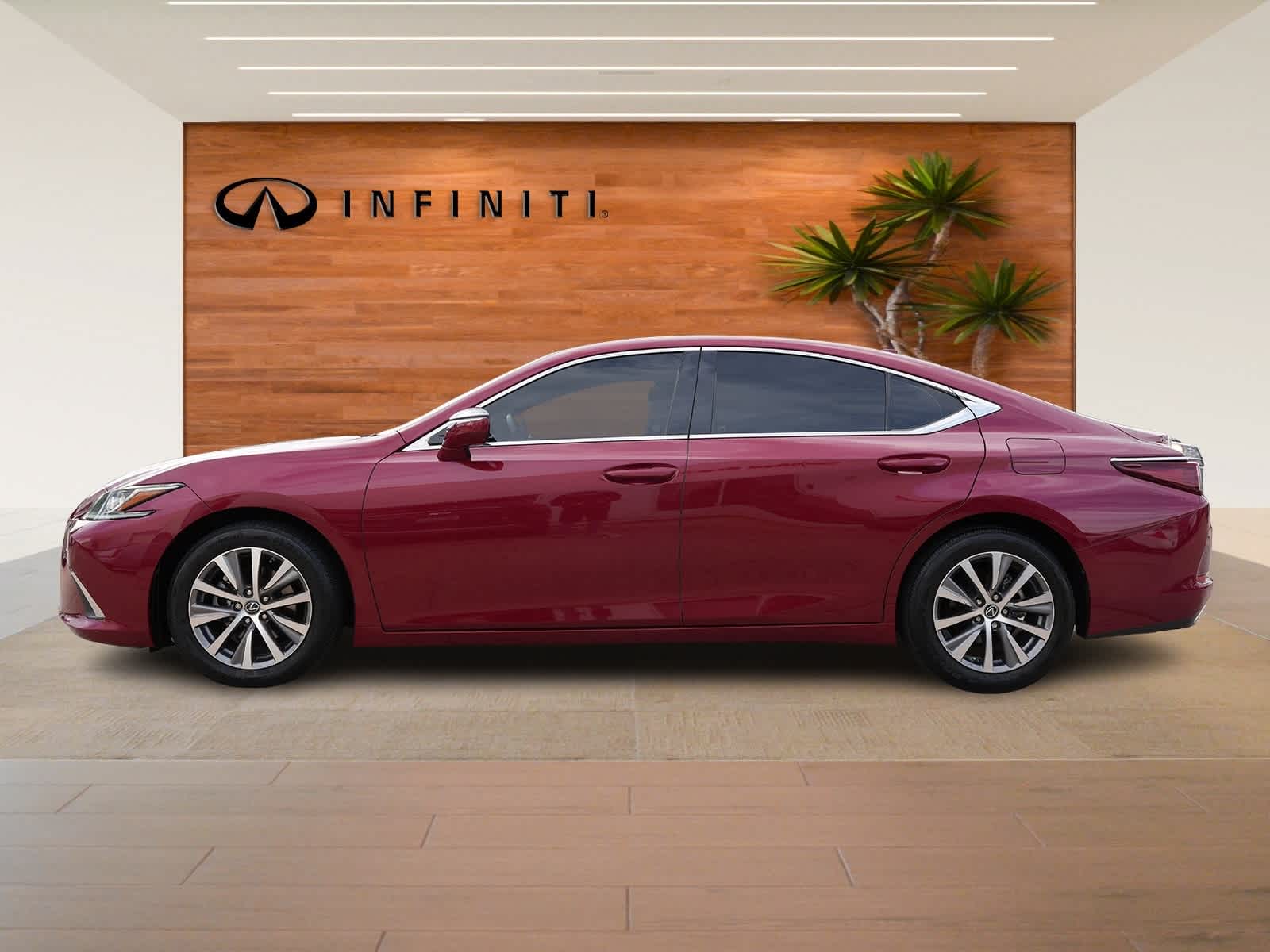 Thumbnail: 2019 Lexus ES - 4