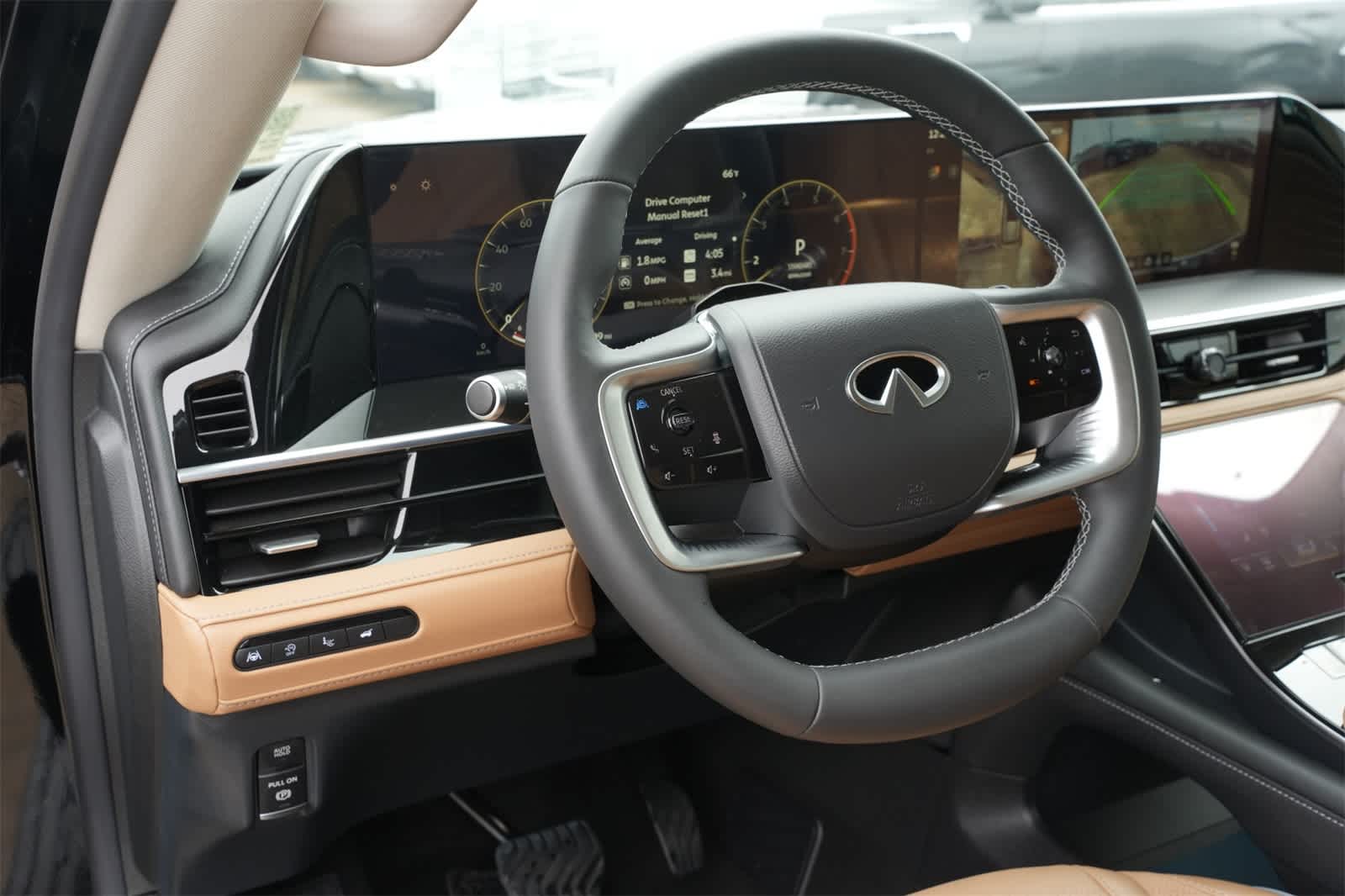 Thumbnail: 2025 INFINITI QX80 - 16