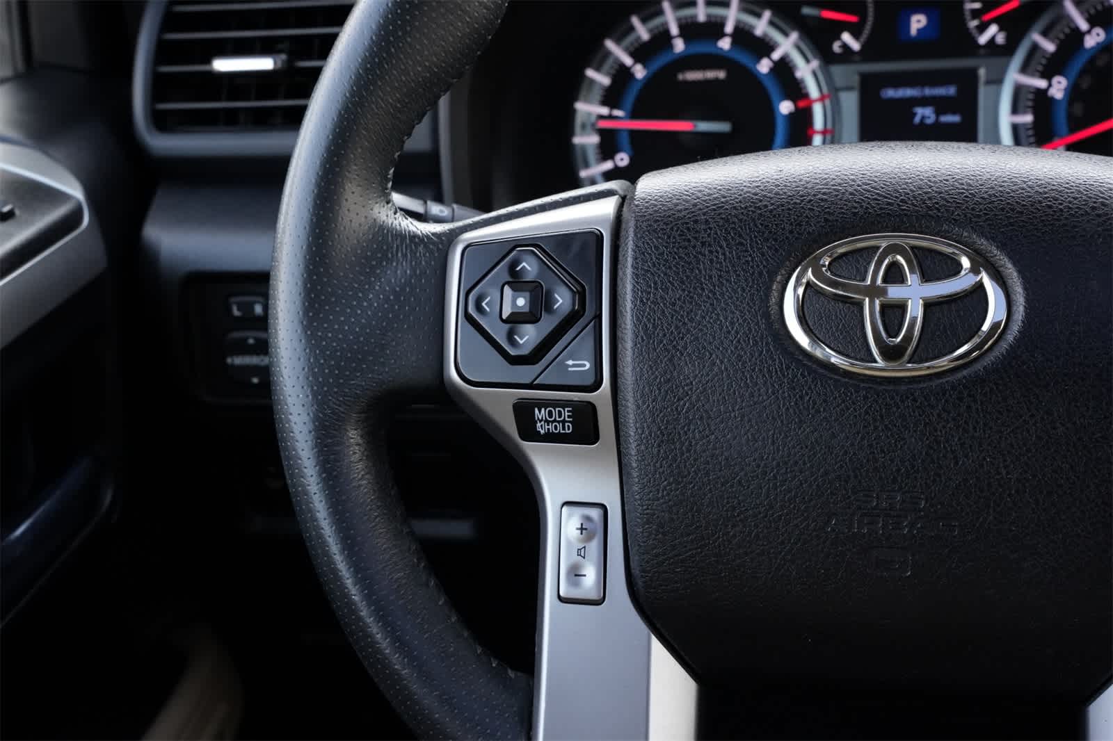 Thumbnail: 2016 Toyota 4Runner - 10