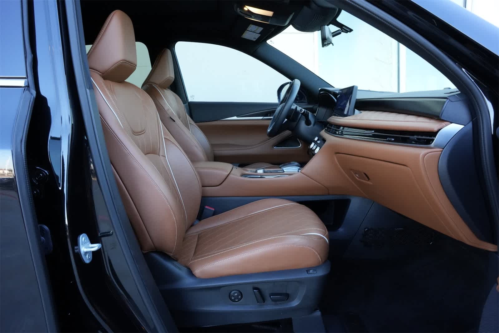 Thumbnail: 2025 INFINITI QX60 - 22