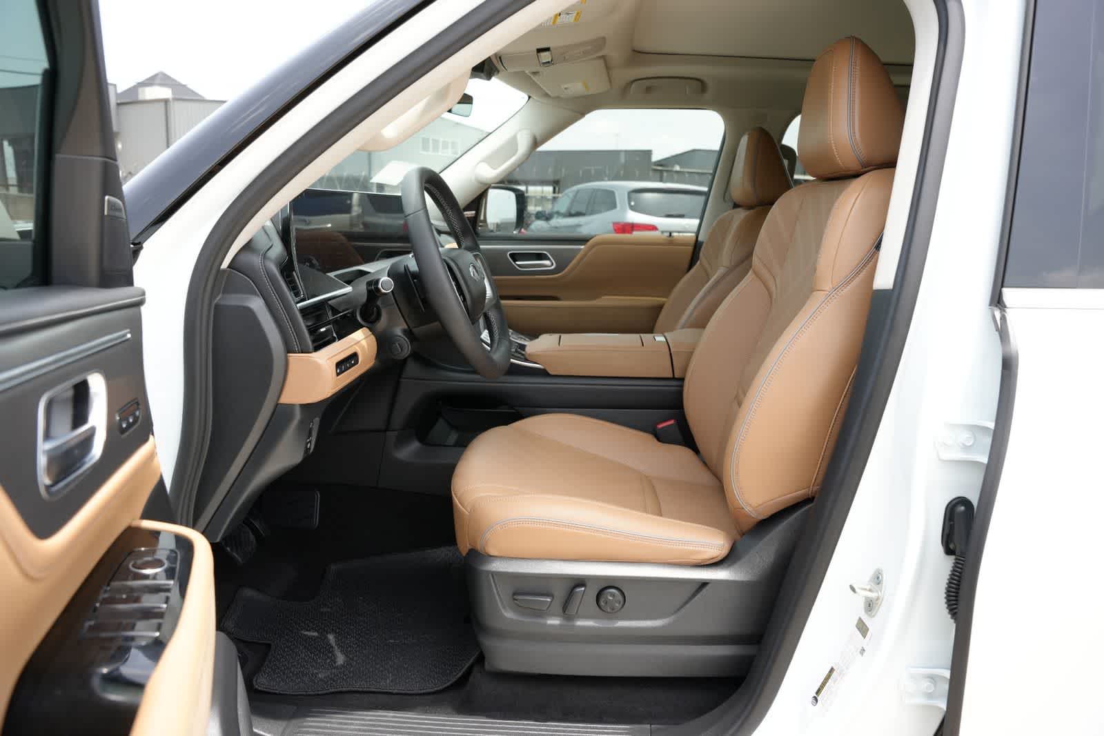 Thumbnail: 2026 INFINITI QX80 - 17