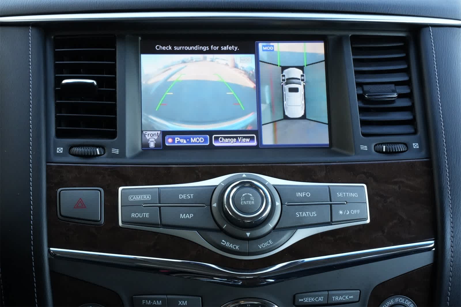 Thumbnail: 2017 INFINITI QX80 - 14