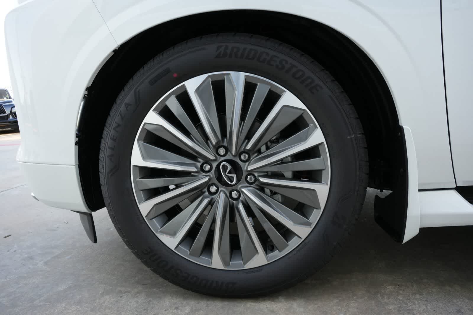 Thumbnail: 2026 INFINITI QX80 - 26