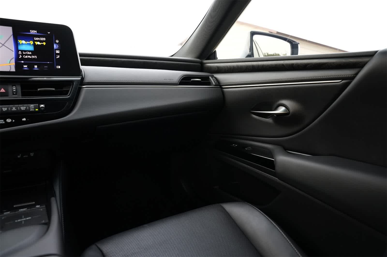 Thumbnail: 2022 Lexus ES - 8