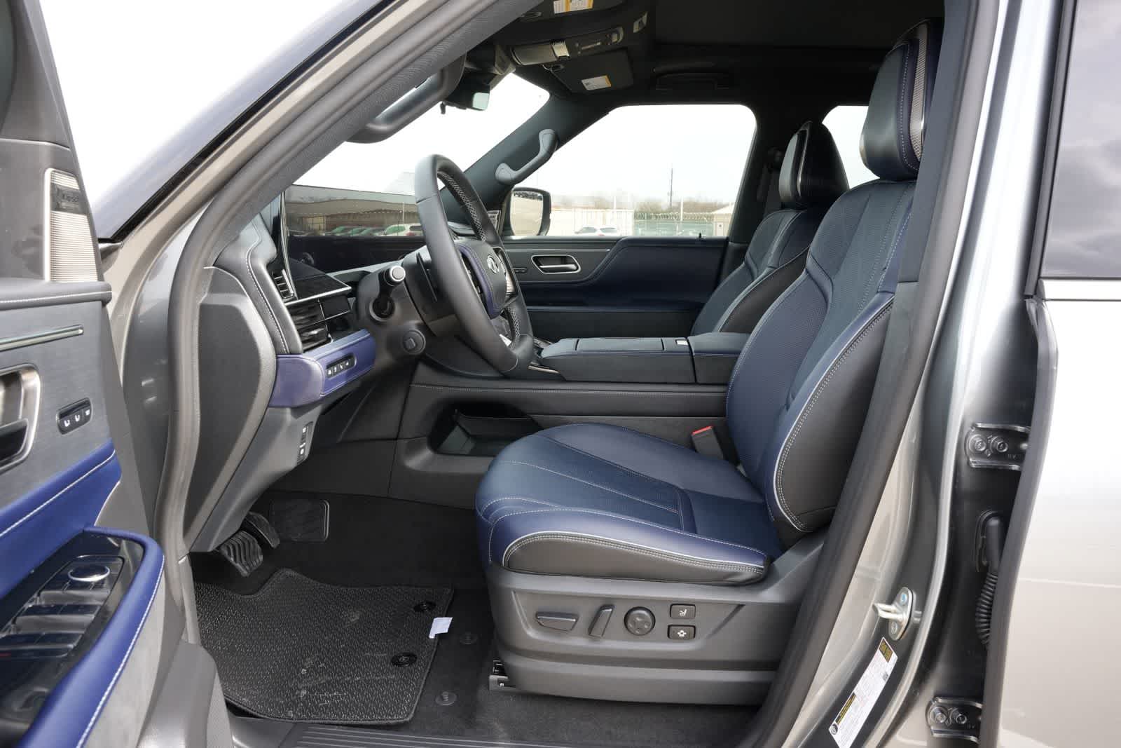 Thumbnail: 2026 INFINITI QX80 - 17