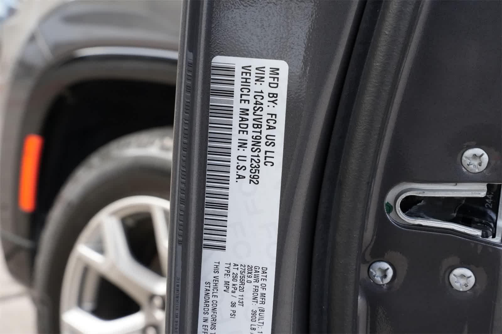 Thumbnail: 2022 Jeep Wagoneer - 27