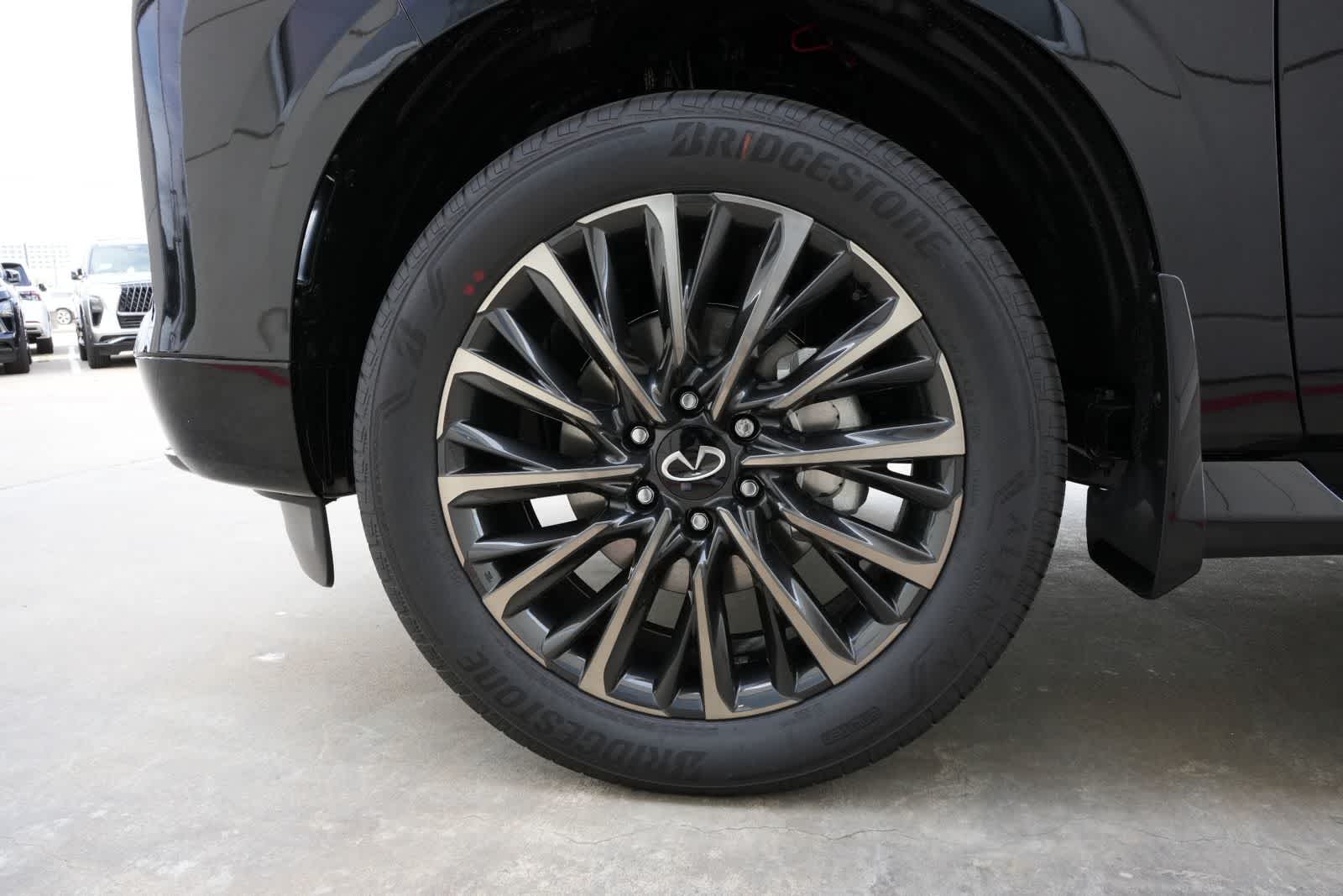 Thumbnail: 2026 INFINITI QX80 - 27