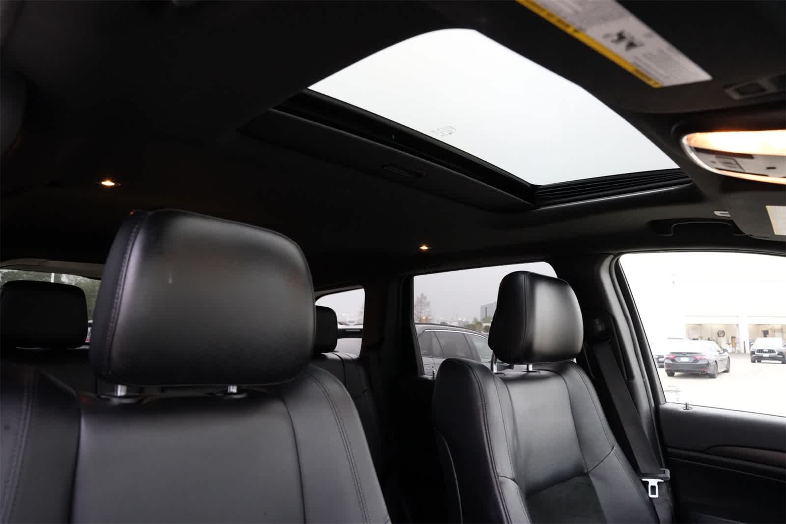 Thumbnail: 2017 Jeep Grand Cherokee - 25