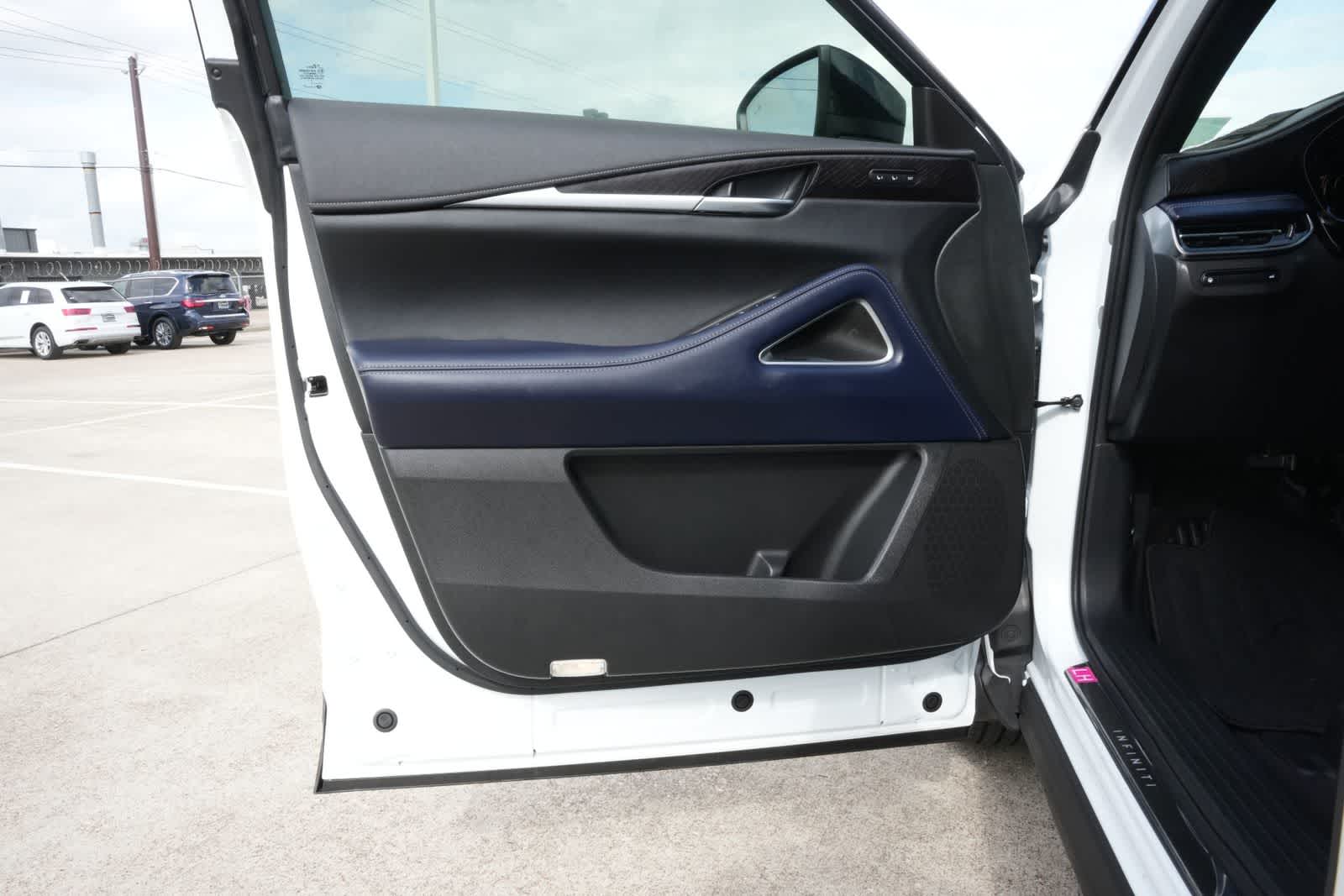 Thumbnail: 2026 INFINITI QX60 - 18