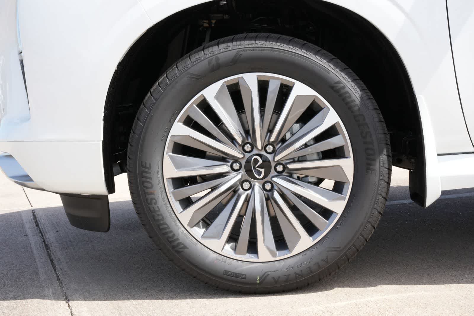 Thumbnail: 2026 INFINITI QX80 - 26