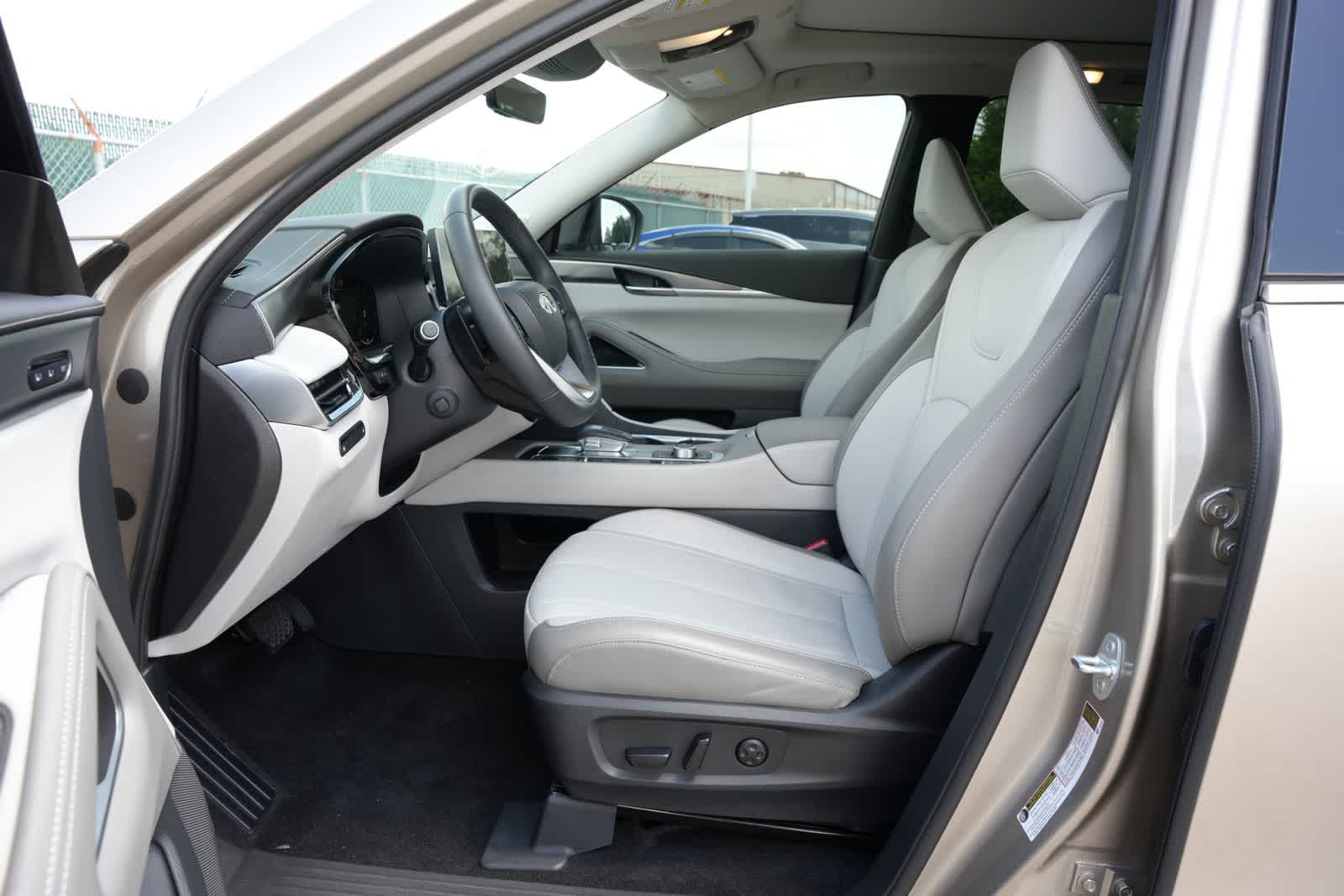Thumbnail: 2026 INFINITI QX60 - 17