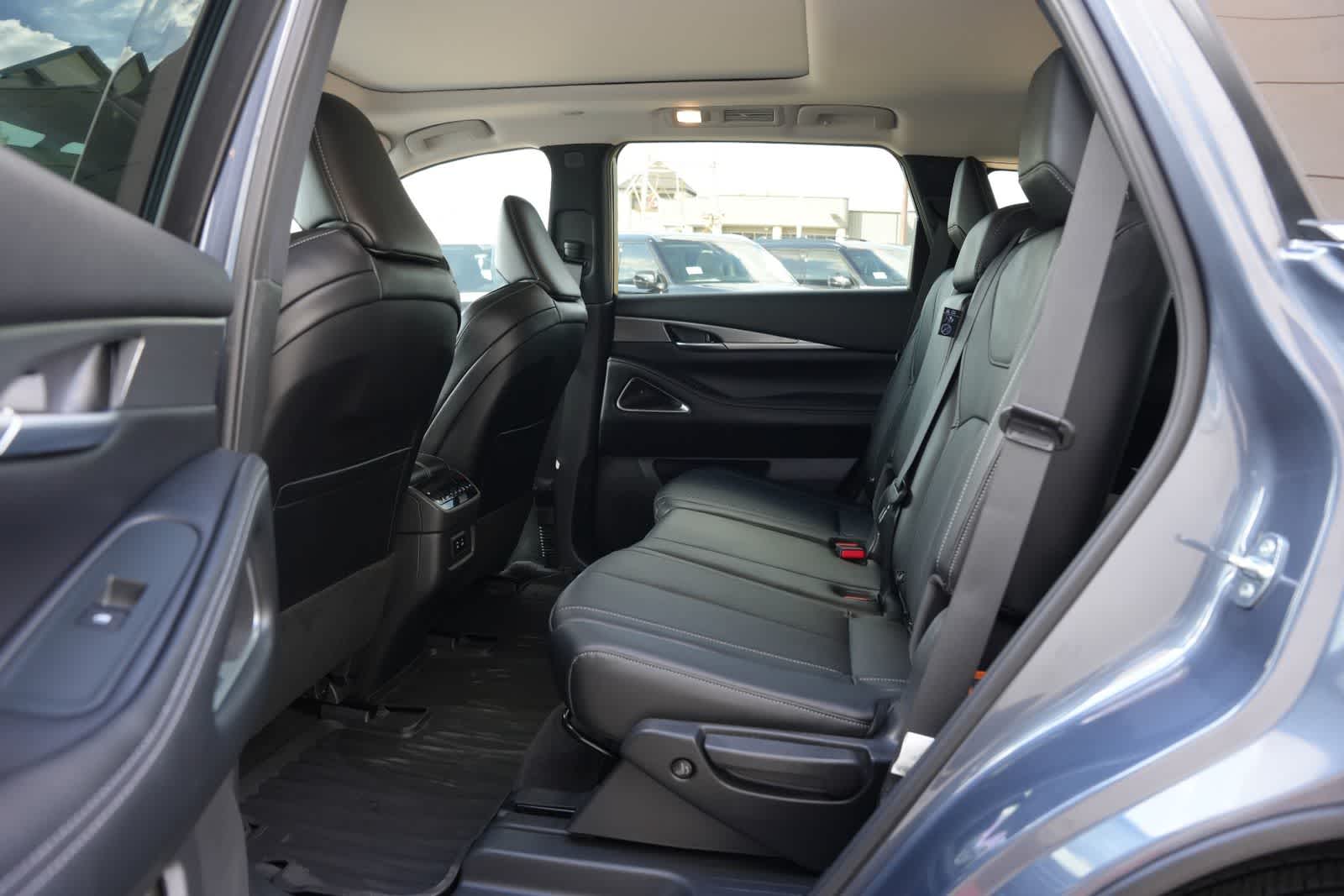 Thumbnail: 2027 INFINITI QX60 - 19