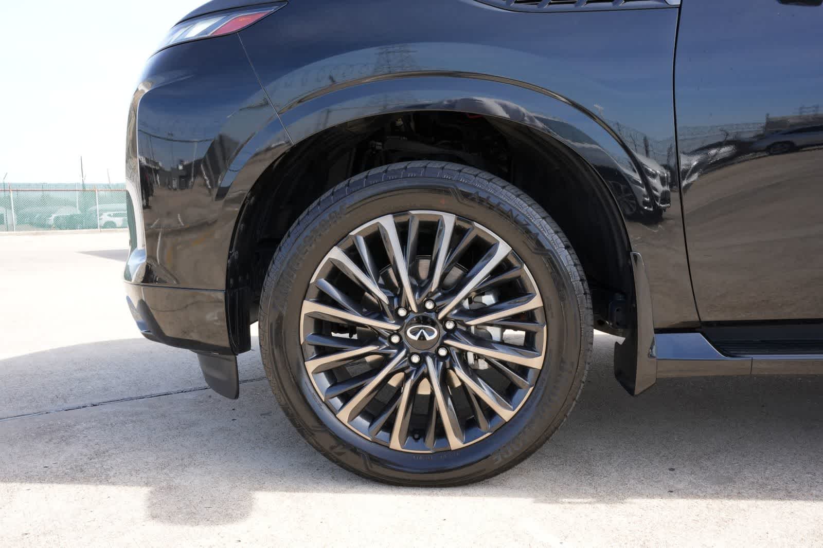 Thumbnail: 2025 INFINITI QX80 - 25