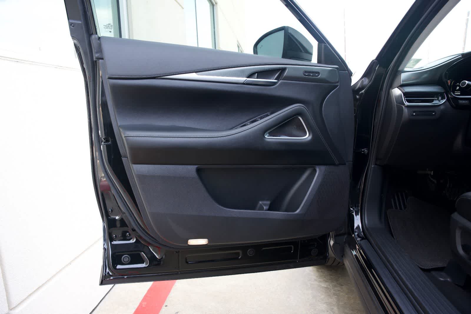 Thumbnail: 2026 INFINITI QX60 - 18