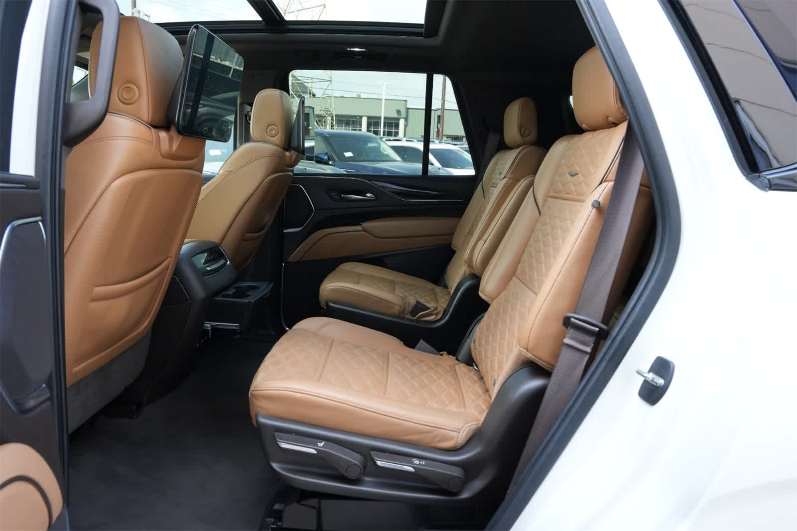 Thumbnail: 2021 Cadillac Escalade - 18