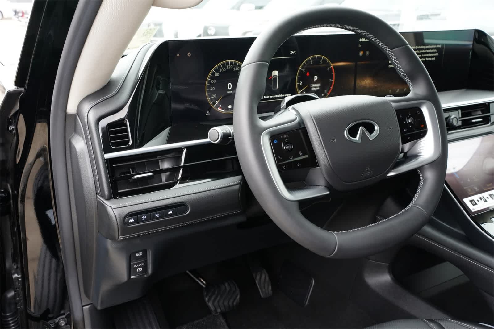 Thumbnail: 2025 INFINITI QX80 - 16