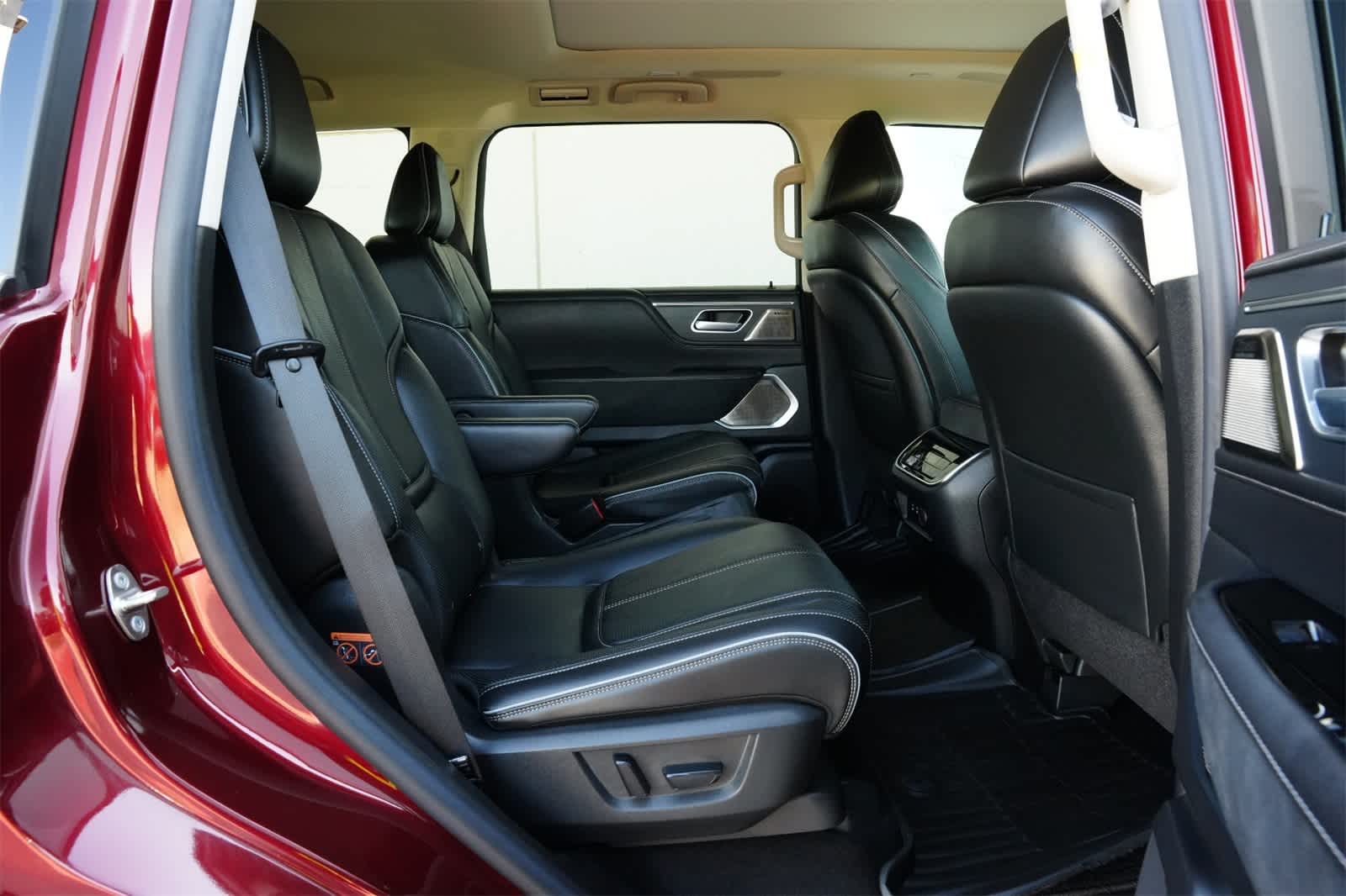 Thumbnail: 2025 INFINITI QX80 - 22