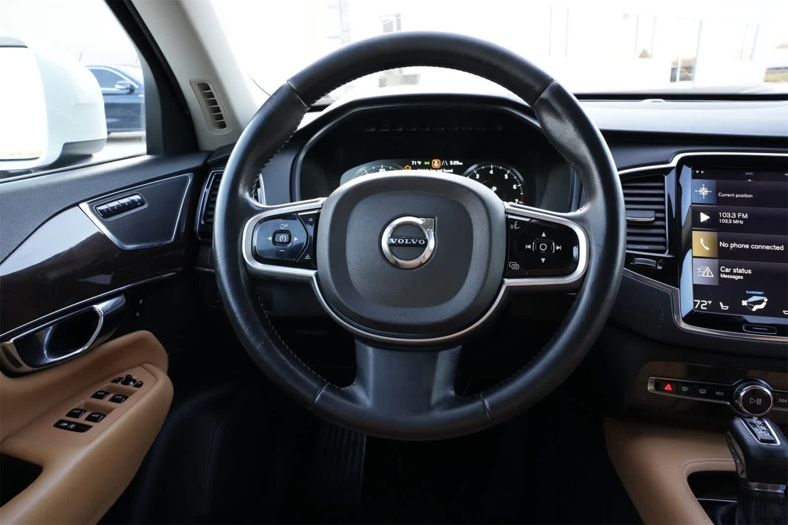 Thumbnail: 2016 Volvo XC90 - 9