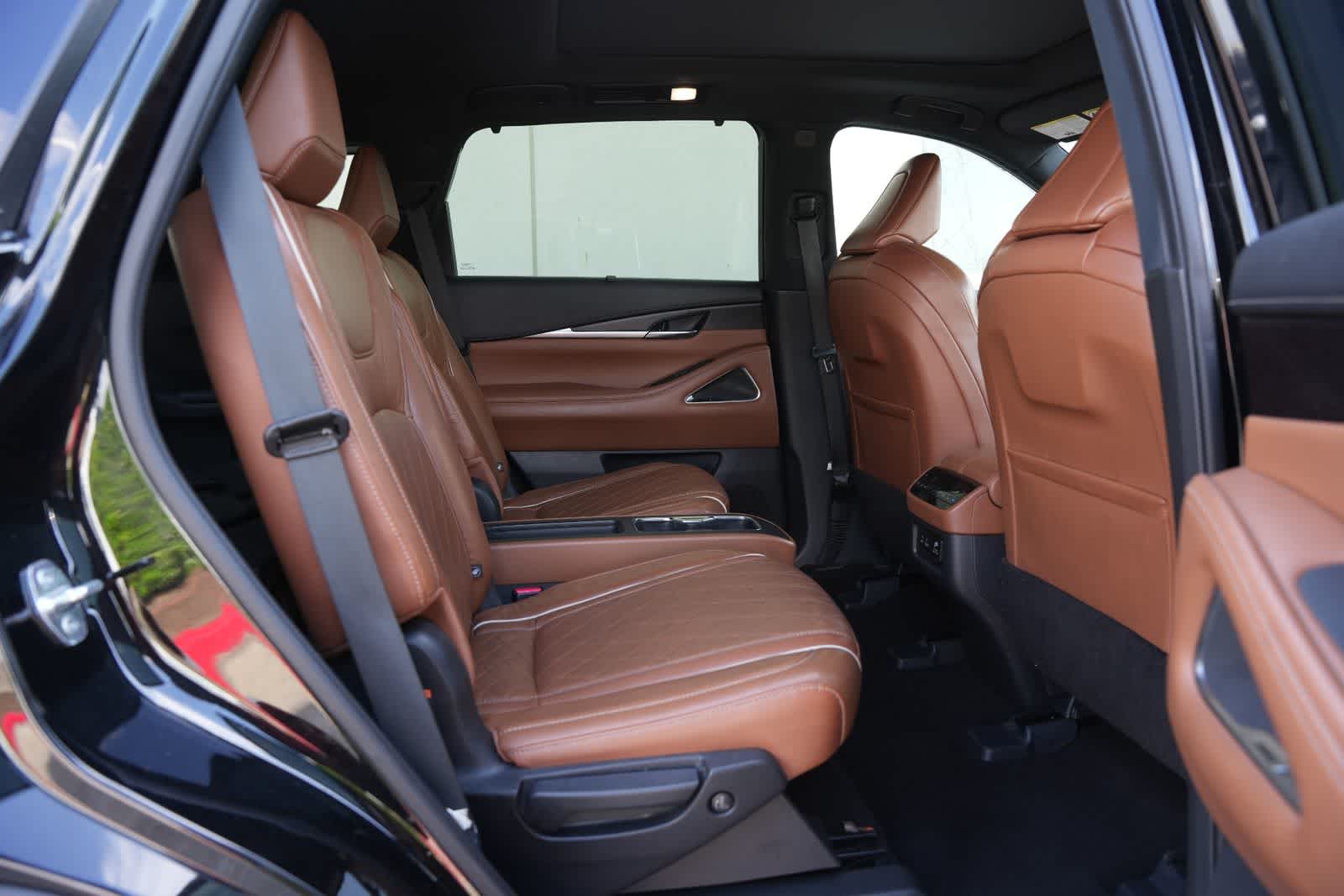 Thumbnail: 2023 INFINITI QX60 - 21