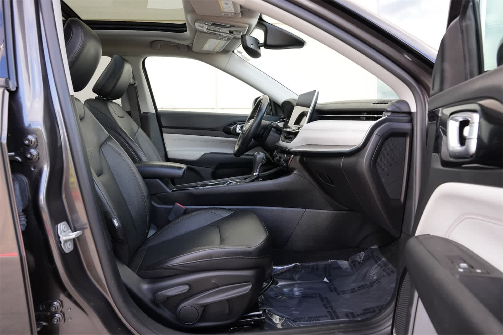 Thumbnail: 2022 Jeep Compass - 23